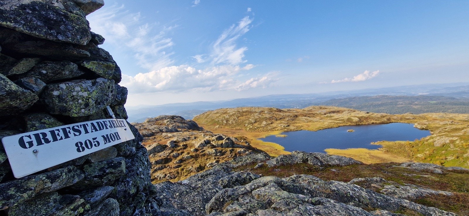 Nærområdet innbyr til fantastiske naturopplevelser som f.eks. fjellturen opp til Grefstadfjellet fra Frilsjøen Galleribilde