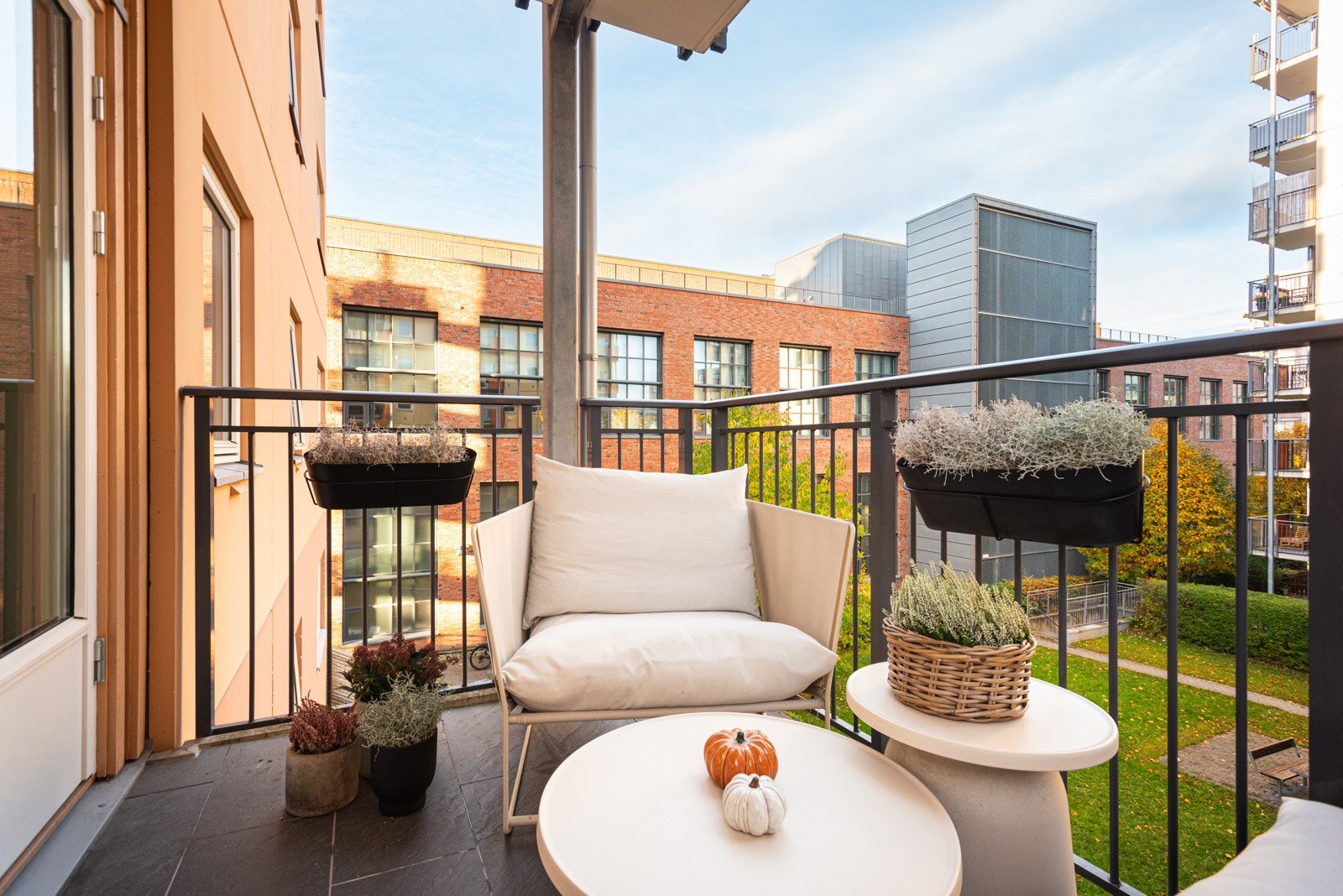 Leiligheten har en balkong på ca. 6 kvm Galleribilde