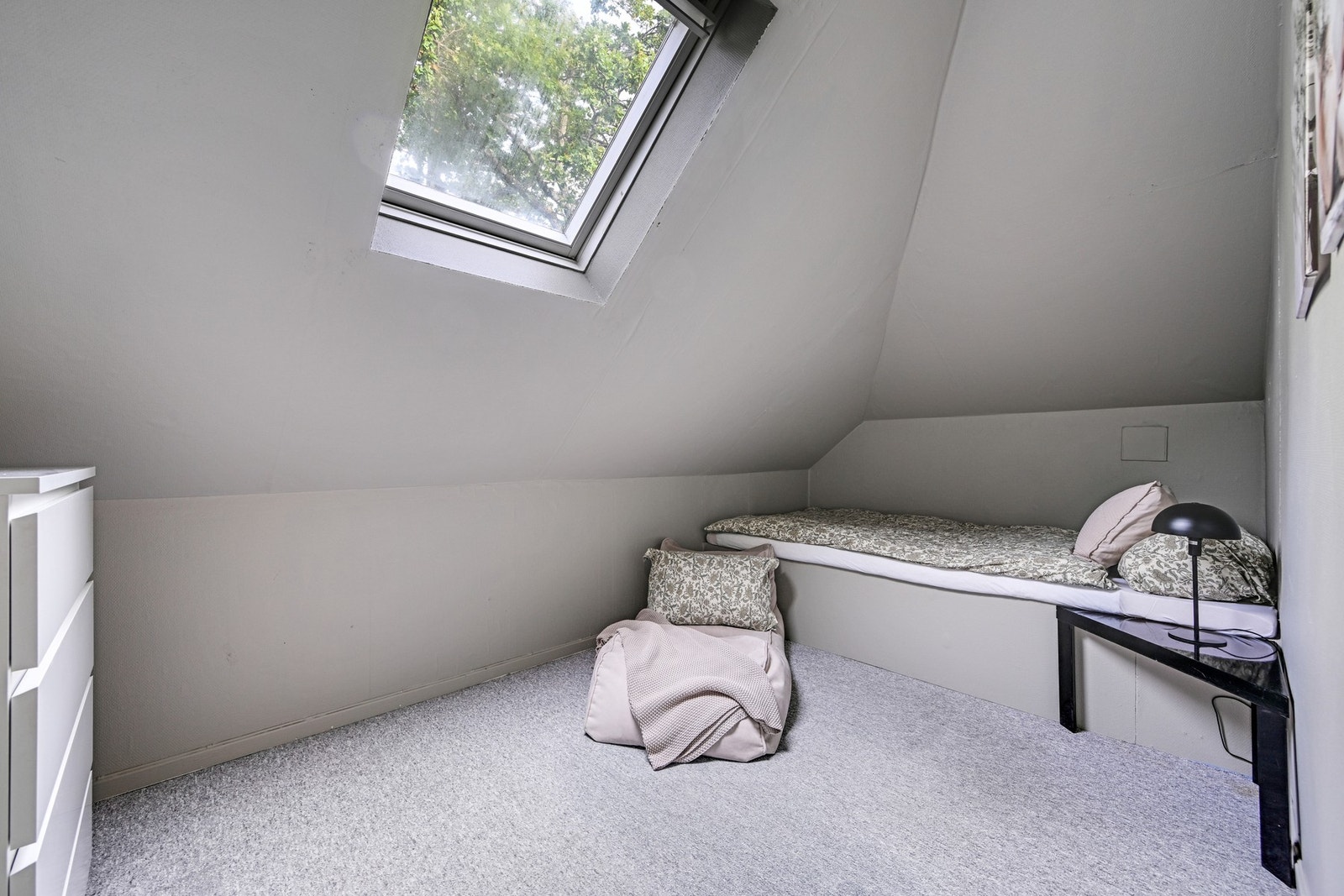 I loftsetasjen er det i tillegg to nymalte soverom Galleribilde