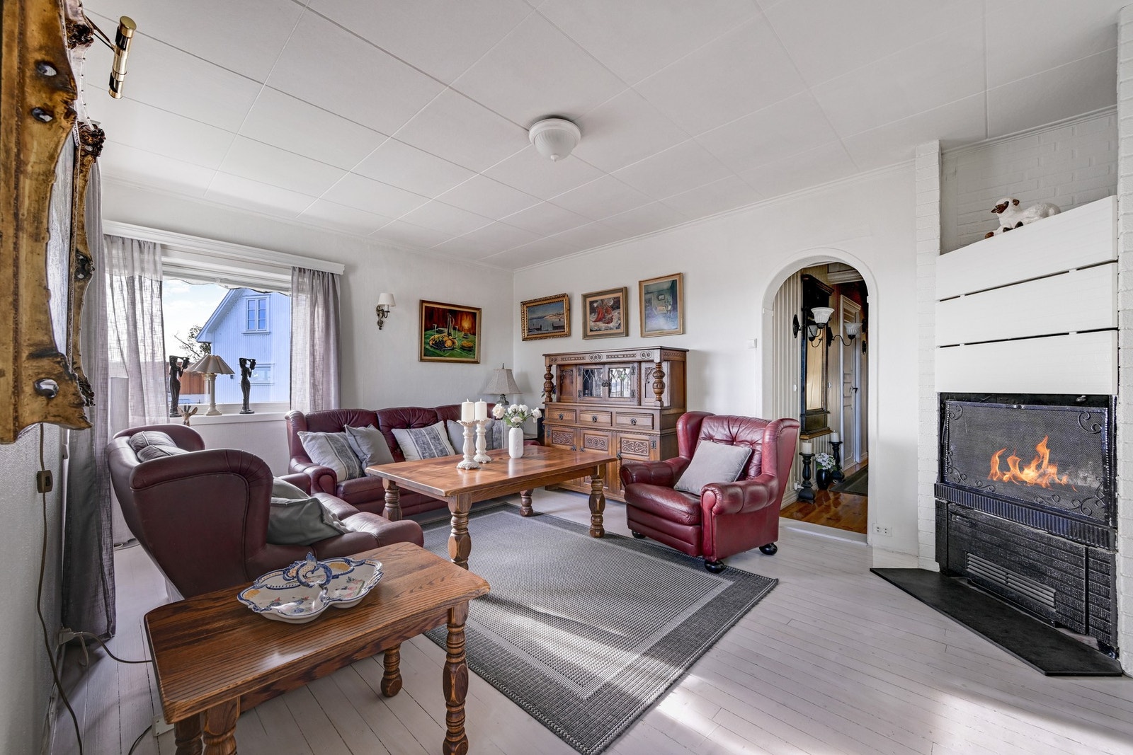 Her ser vi fra stua og mot entreen Galleribilde