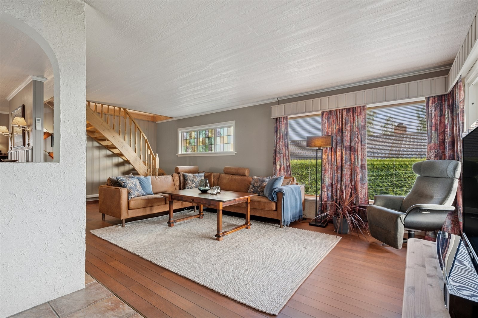 - Det er varmekabler i den delen av stuen som har flislagt gulv - Galleribilde