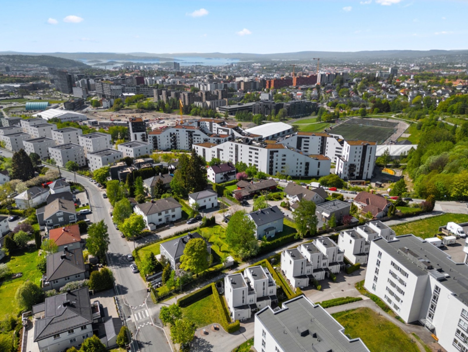Økern er et av Oslos store satsningsområder og nærmiljøet er i stadig utvikling med flere boliger, parker og gode servicetilbud. Galleribilde