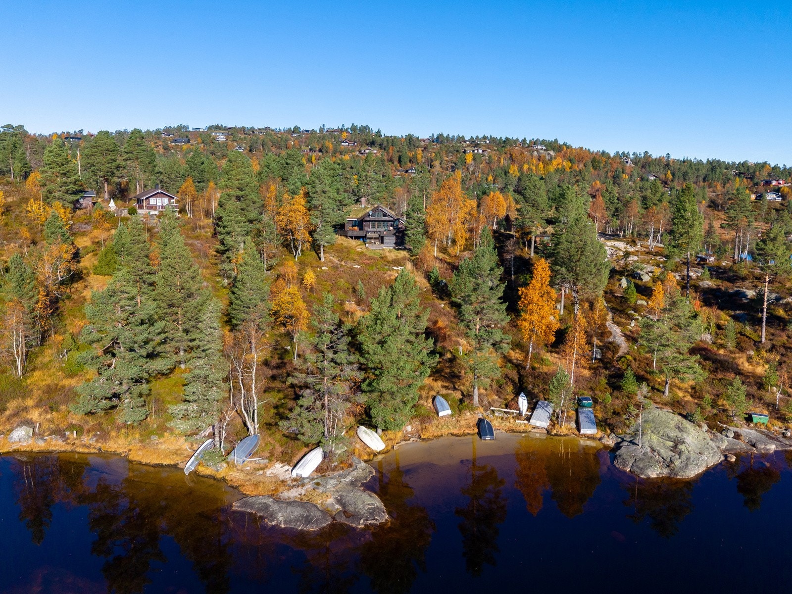 Velkommen til idylliske Førevatn 289 - Presentert av Marius Engelskjønn v/Meglerhuset & Partners Galleribilde