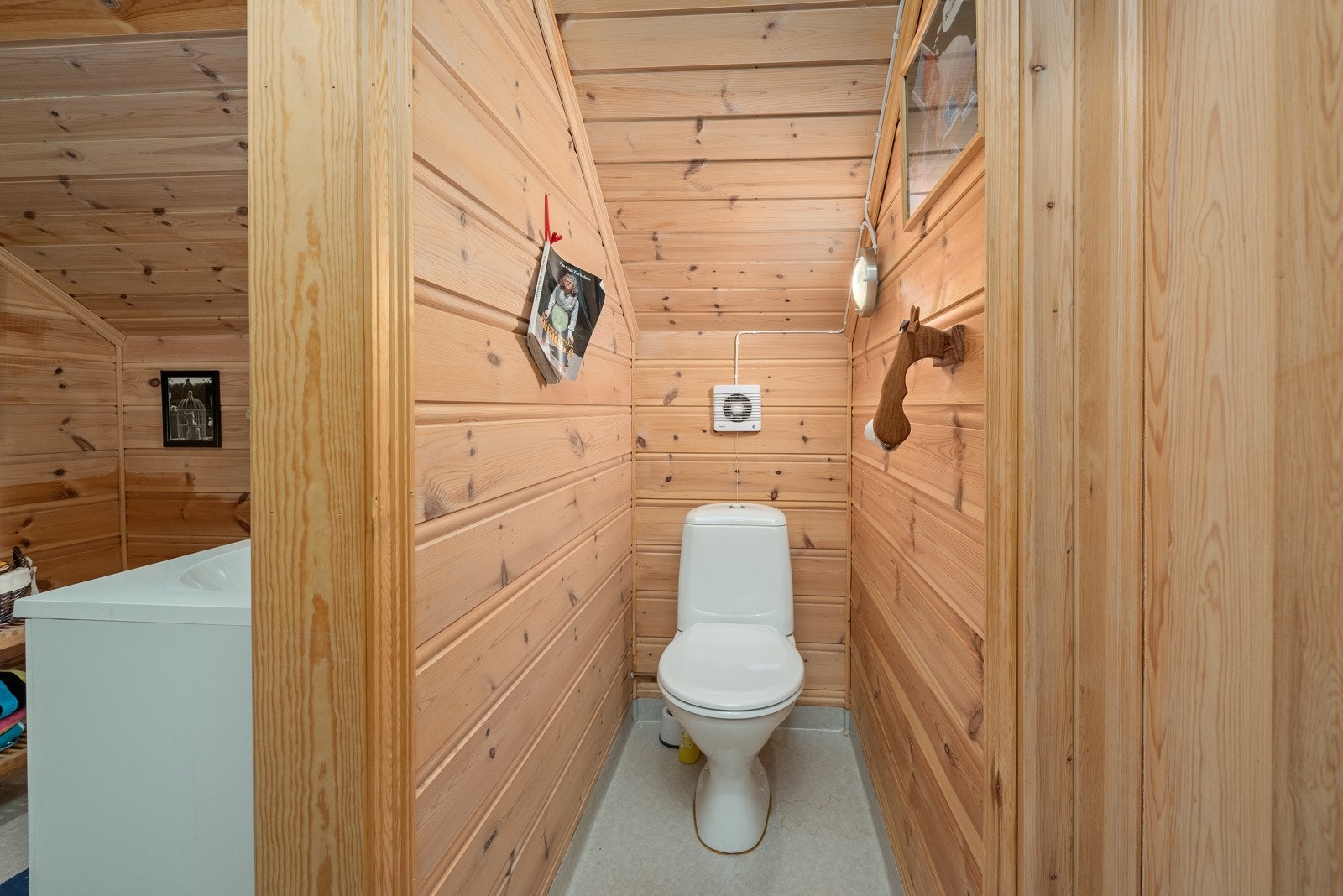 Toalett i tilknyttning til badet. Galleribilde