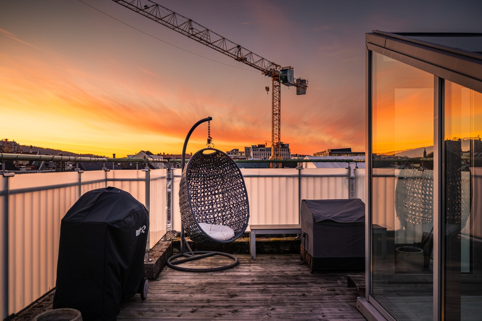 Skjermet for innsyn, men åpen mot byen. Fra leiligheten kan du ta inn hele Bergens bybilde i ett blikk Galleribilde