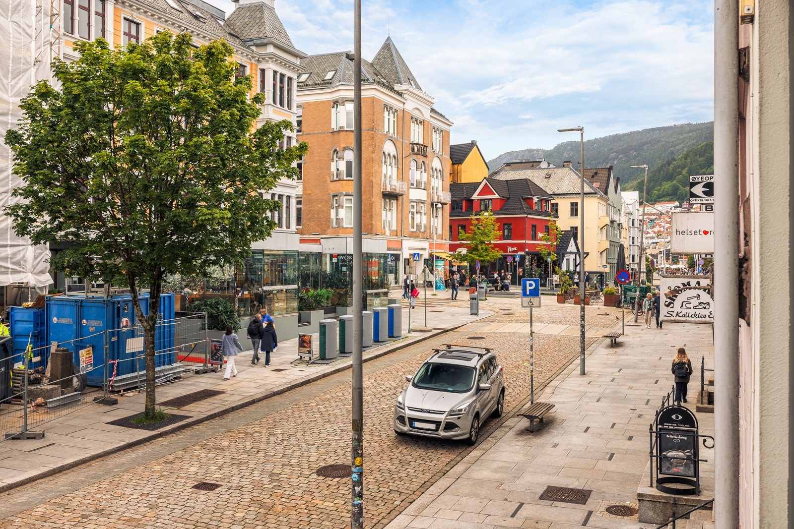Anerkjente restauranter, bistroer og kafeer finner du bokstavelig talt rett rundt hjørnet Galleribilde
