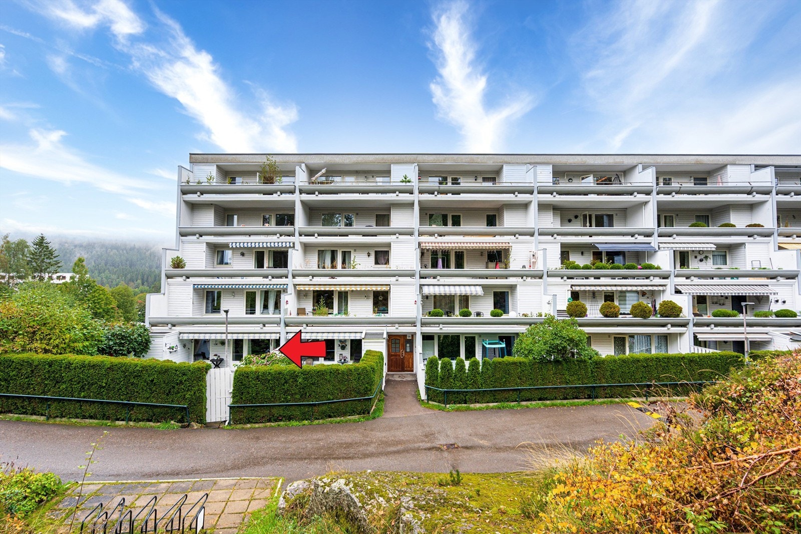 Leiligheten er en del av Vestlitoppen borettslag, som består av 159 andeler. OBOS er forretningsfører. Galleribilde