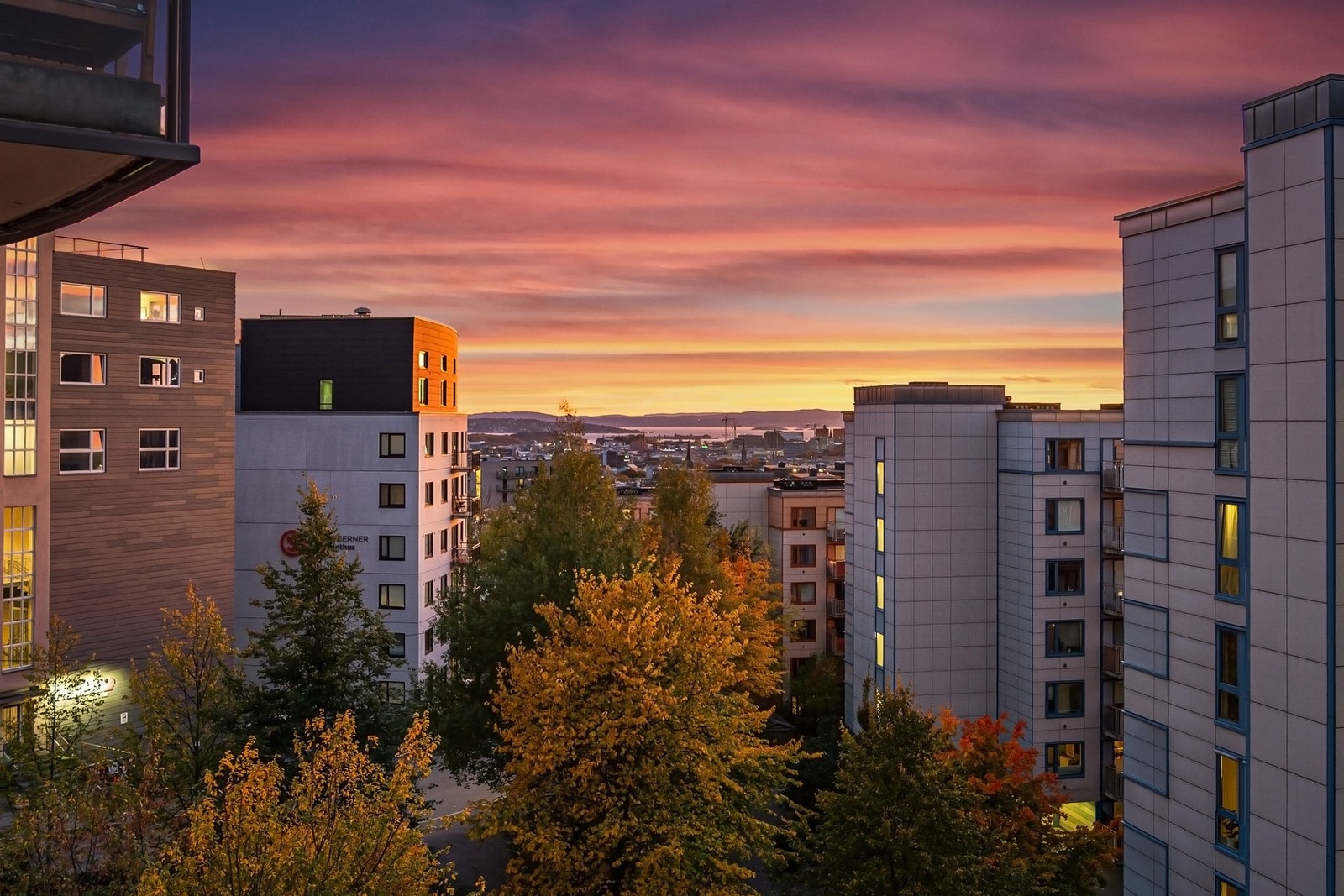 Leiligheten har en fantastisk beliggenhet høyt og fritt i byggets 6. etasje Galleribilde