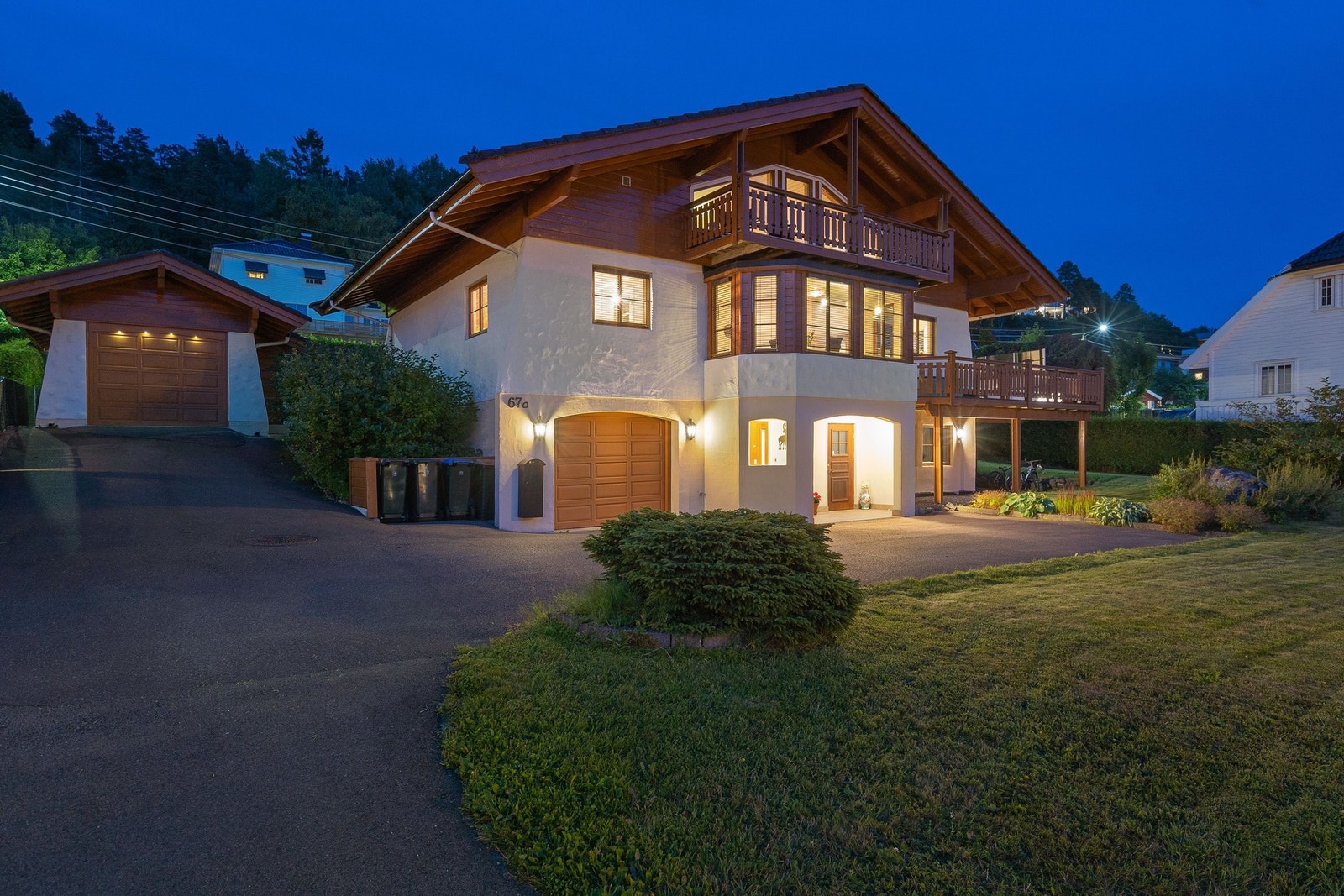 Fasade kveld Galleribilde