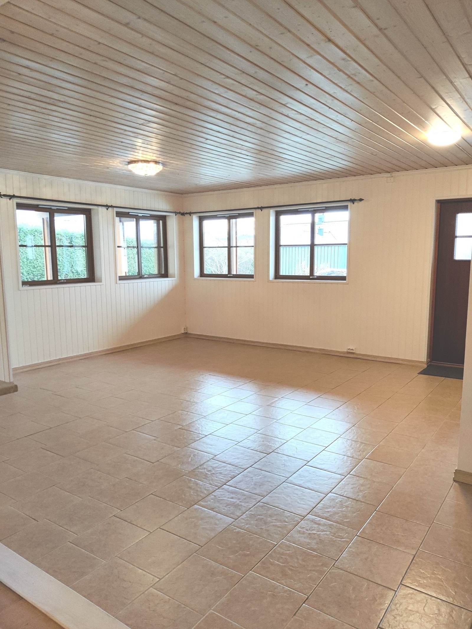 Lys og romsligg hybel stue Galleribilde