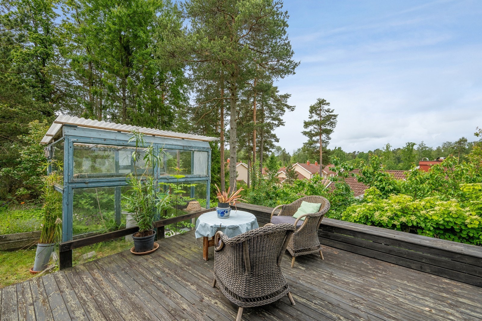 Terrasse anneks med et lite drivhus Galleribilde