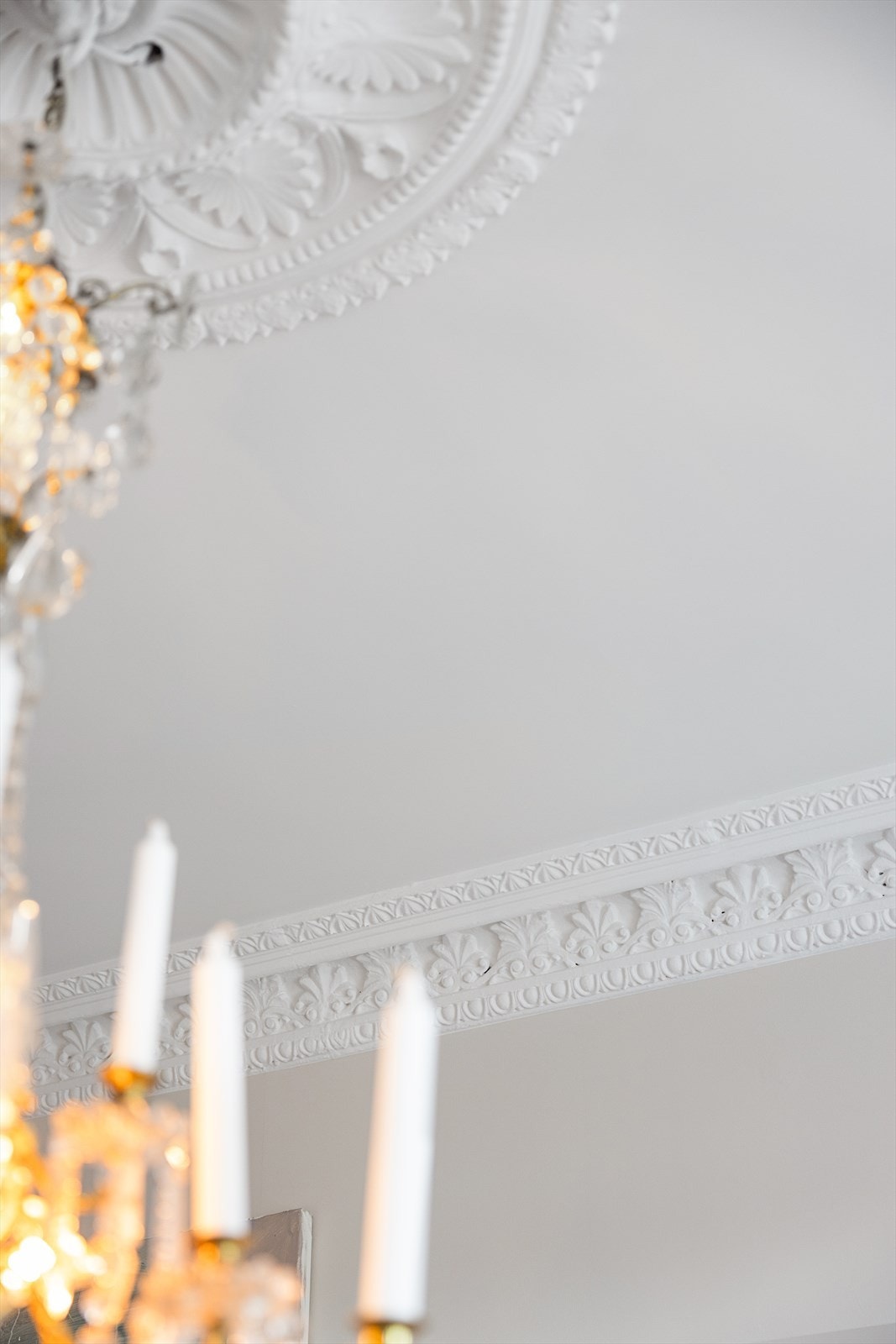 Den generøse takhøyden på hele 3,39 meter gir en luftig og åpen atmosfære. Galleribilde