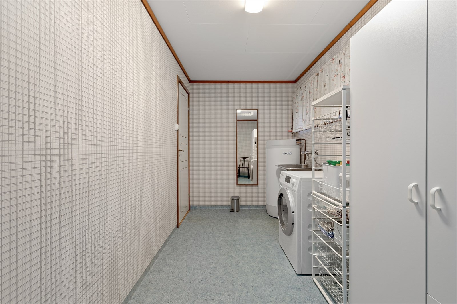 Rommet er romsleg og gir mange moglegheiter. Galleribilde