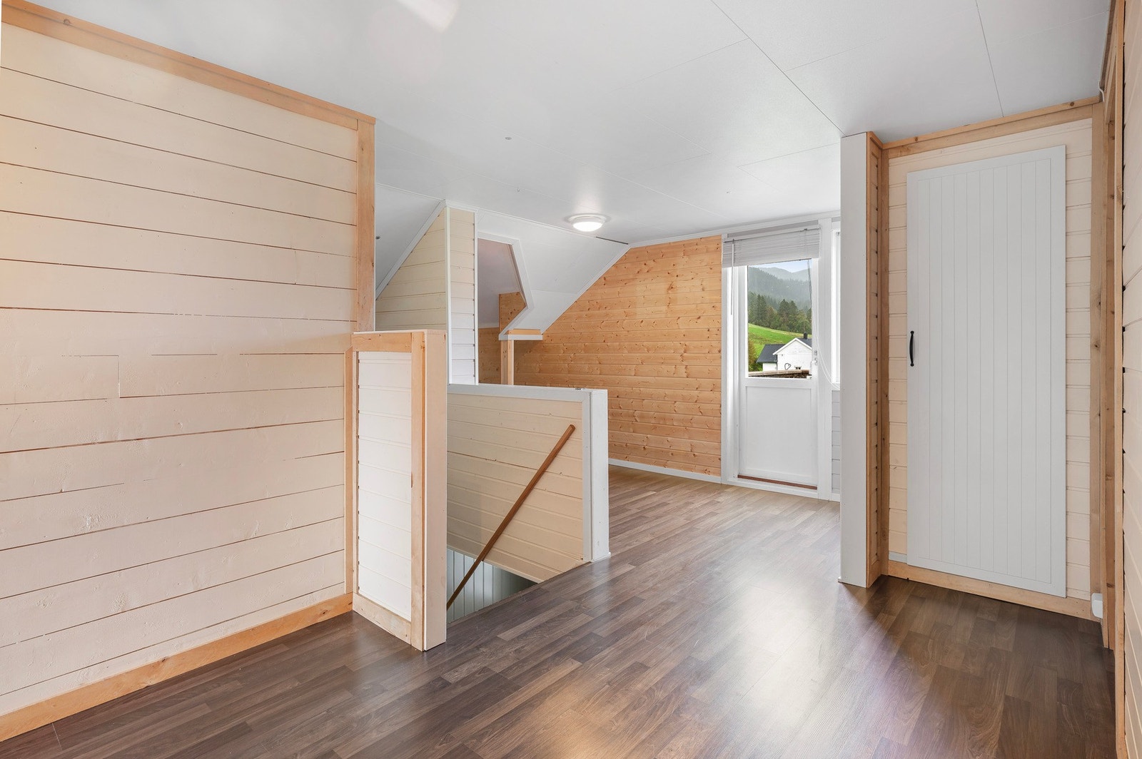 Trapp/gang 2.etasje. Galleribilde