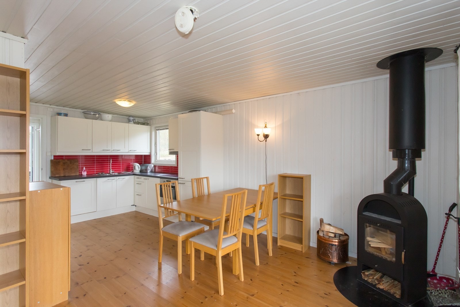 Kjøkken og spiseplass, stue Galleribilde