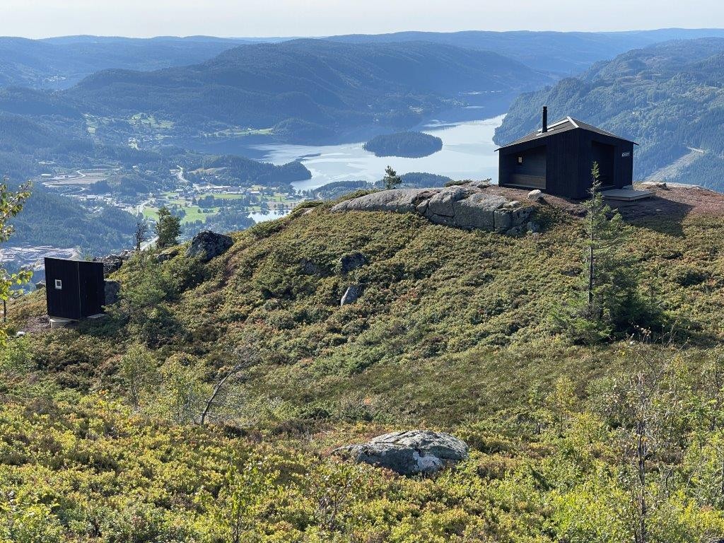 Dagsturhytte-Eiken Galleribilde