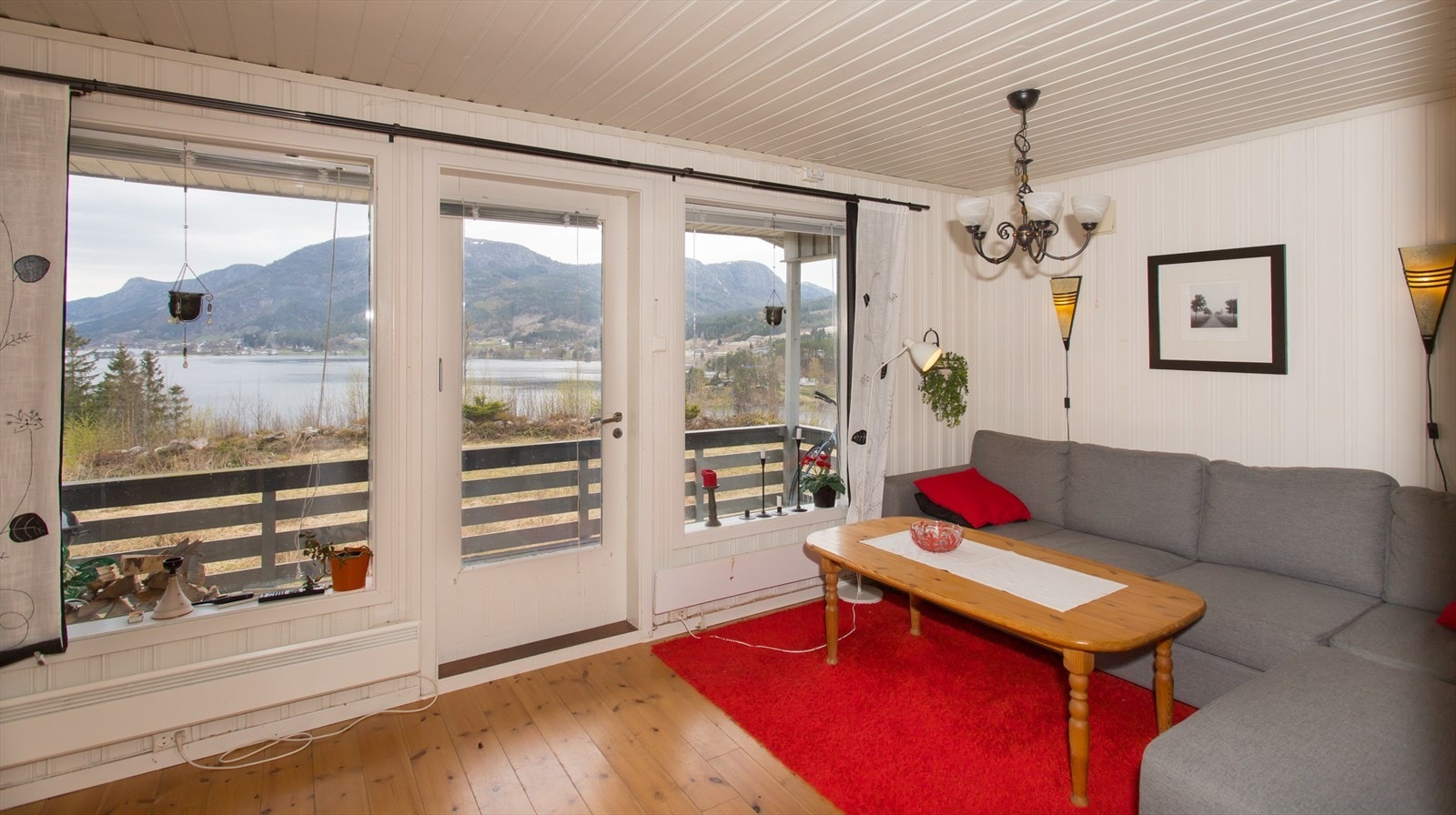 Stue med utsikt mot Lygnevannet Galleribilde