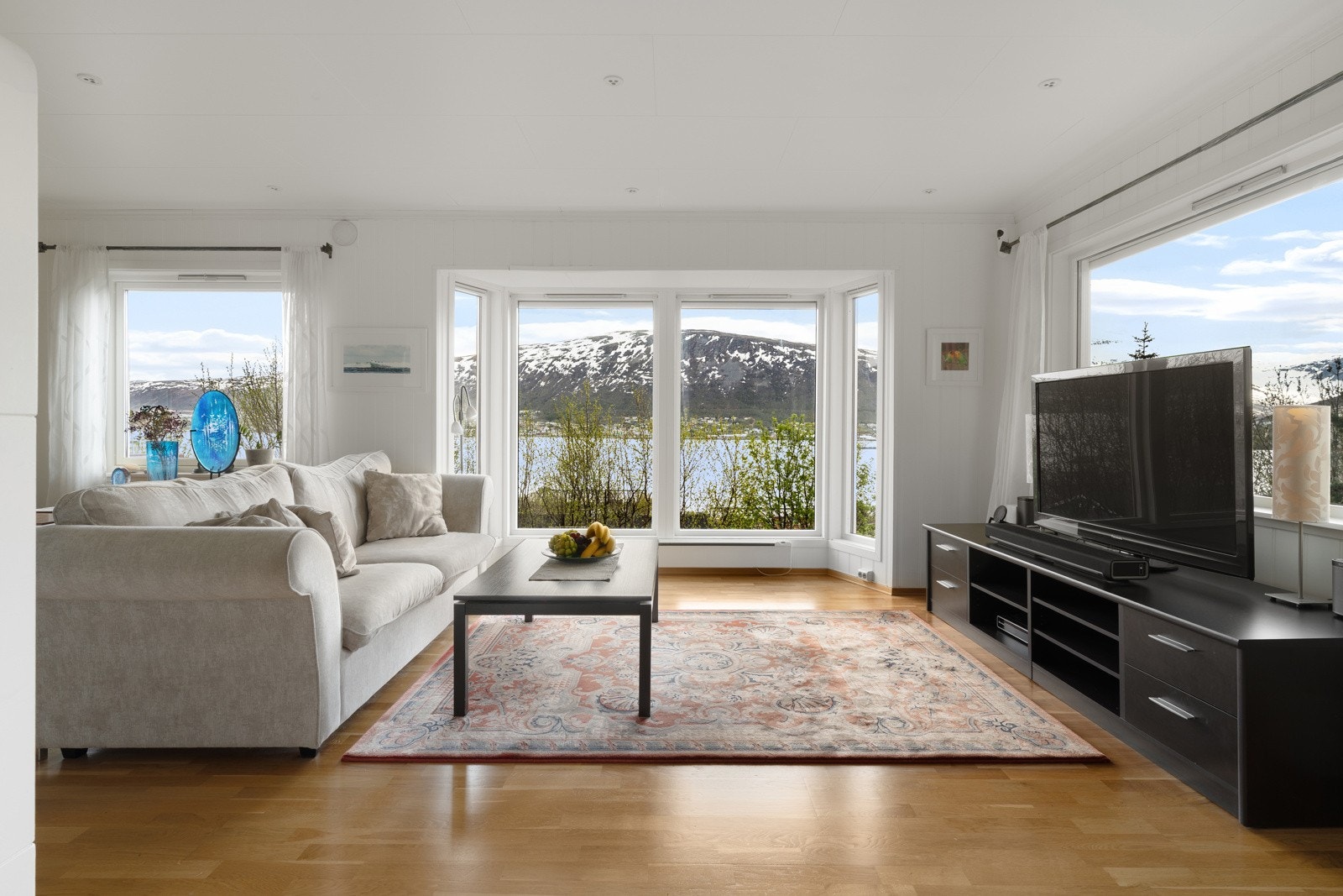 Rommet er stort og meget møbleringsvennlig. Galleribilde