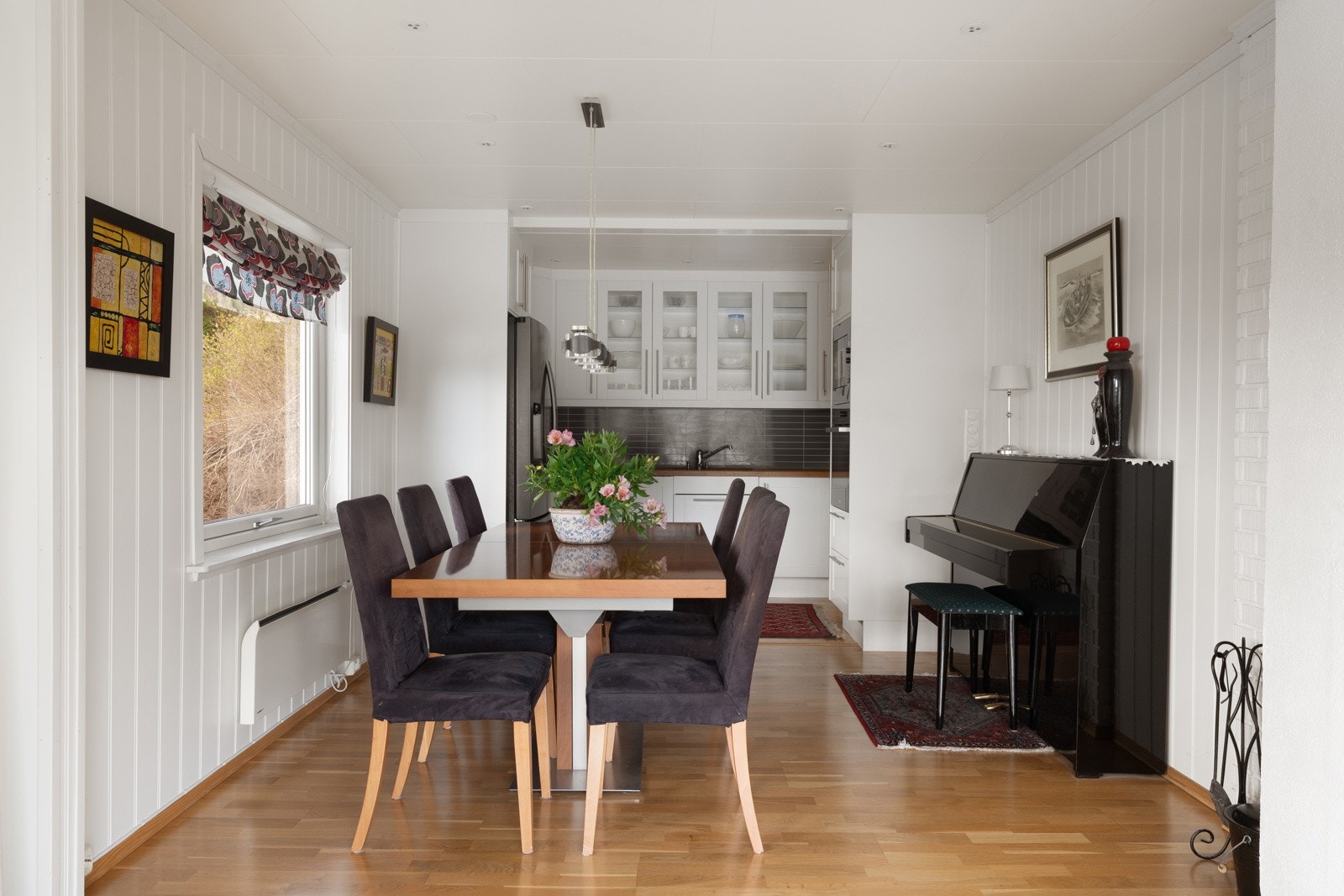 De sosiale sonene finner sine naturlige plasser i stue/kjøkken. Galleribilde