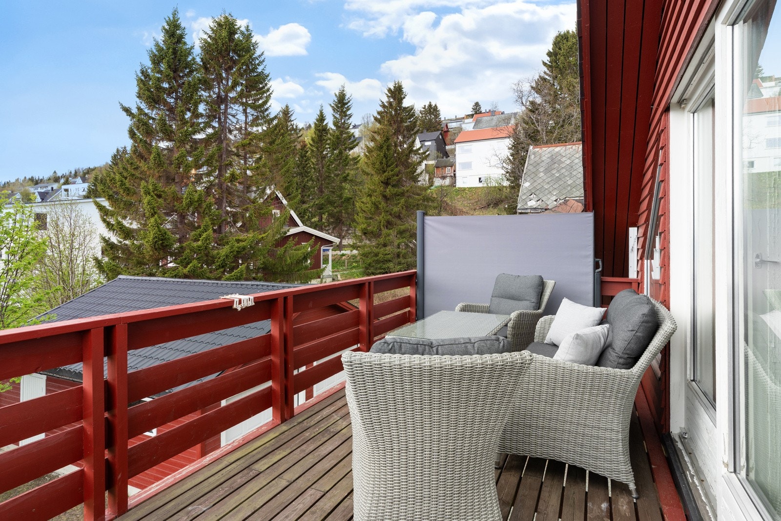 Altan i 2. etasje er et yndet sted om sommeren. Galleribilde