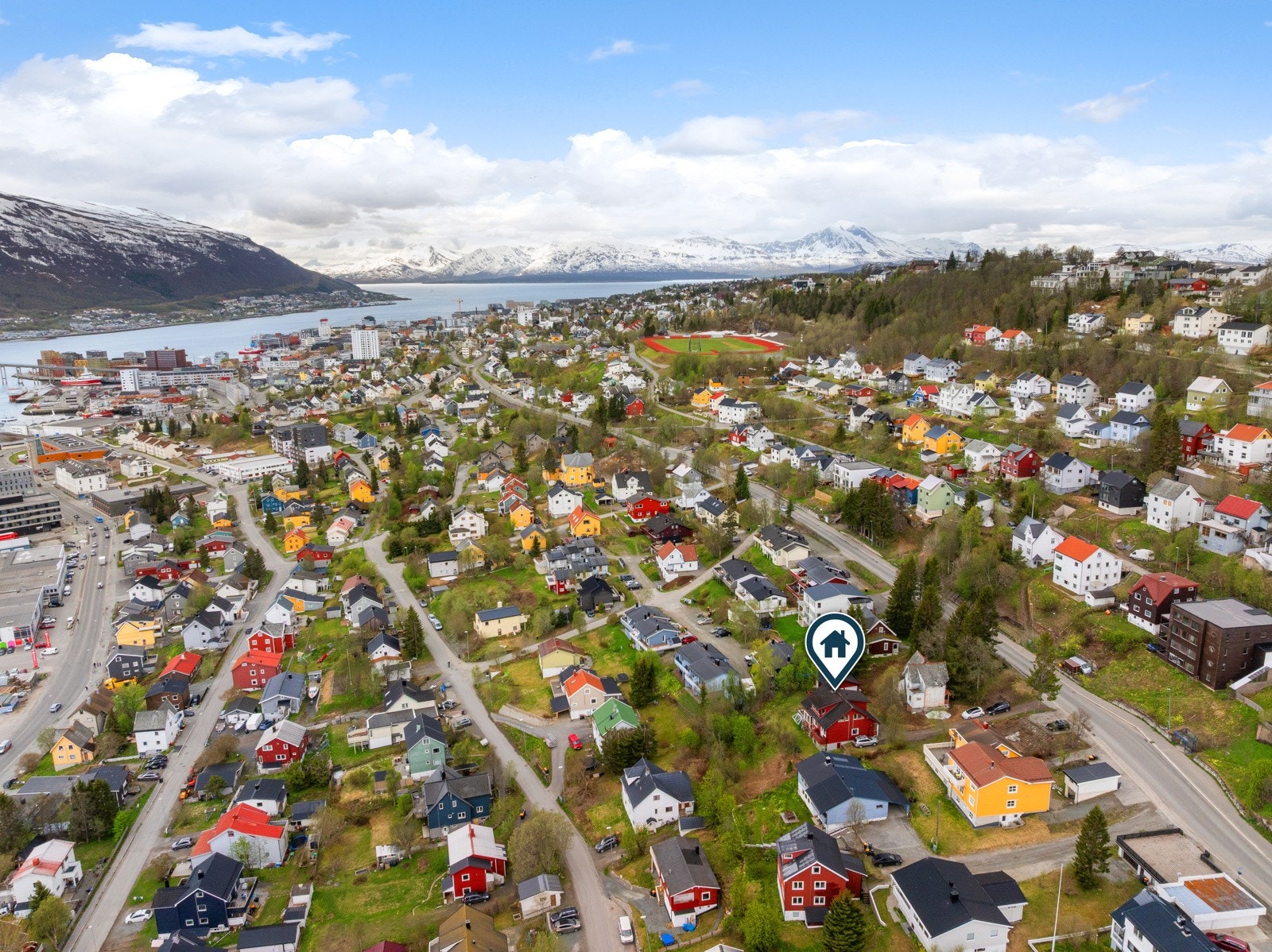 Boligen ligger sentralt til, med gode forbindelser rett ved. Galleribilde