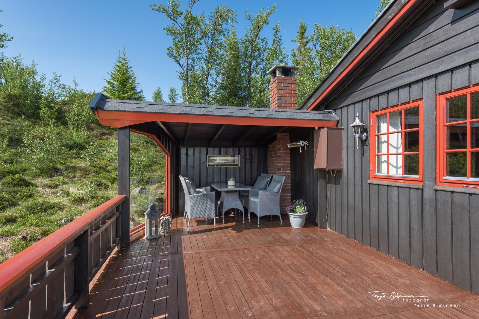 God terrasse med plass til mange. Galleribilde