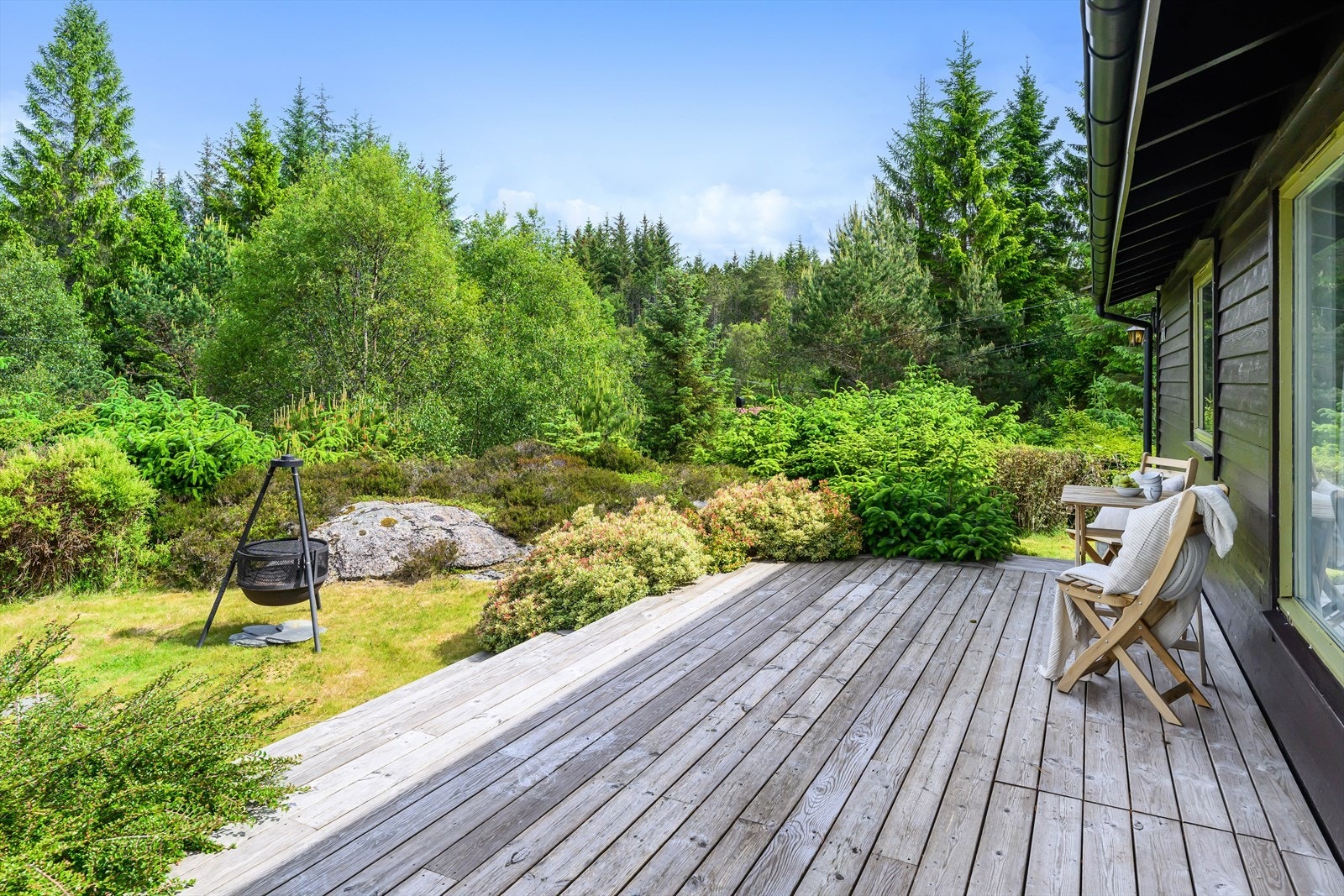 Her kan man flytte seg etter sol og vind. Galleribilde