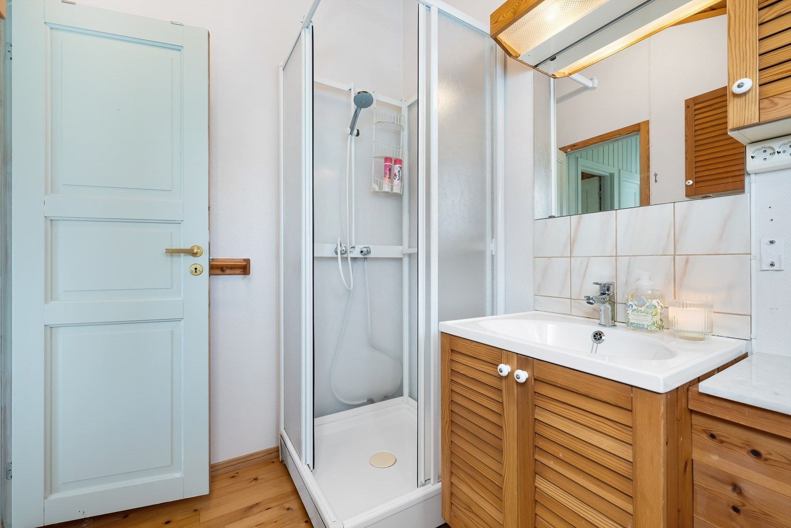 Enkelt og funksjonibelt hyttebad. Galleribilde