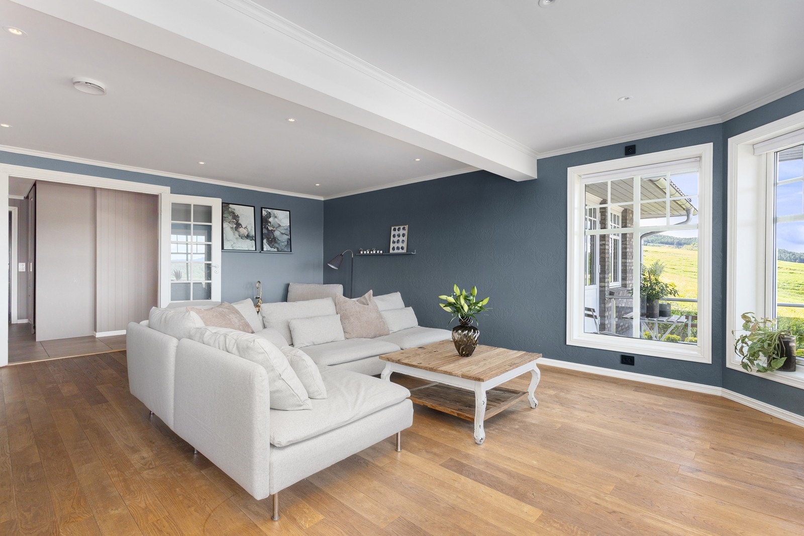 Med vannbåren gulvvarme i hele huset får du behagelig varme og komfort året rundt. Galleribilde