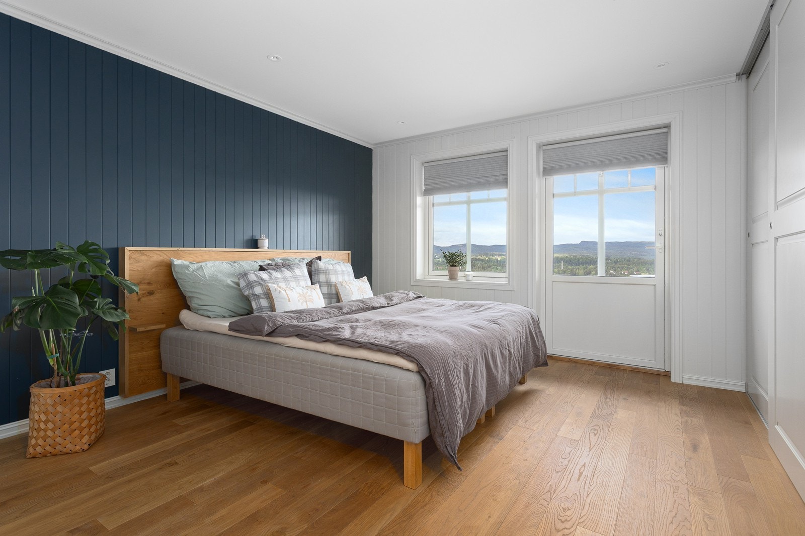 Soverom 1 - Boligen har fire flotte, lyse soverom med rikelig plass til ønsket møblering og smart oppbevaring. Galleribilde