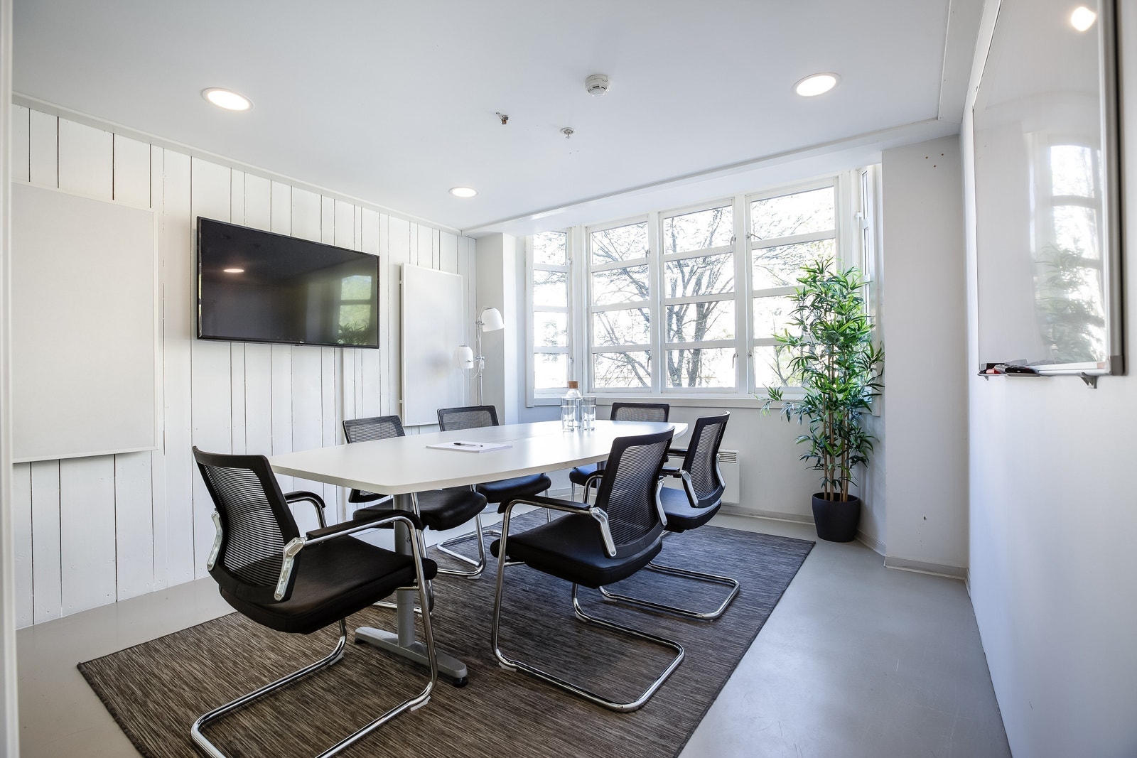 Møterom 1 – kan kostnadsfritt reserveres av leietakere Galleribilde