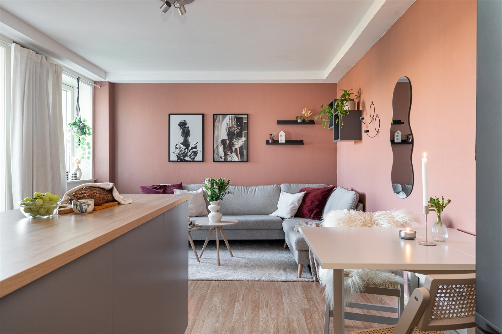 Velkommen til denne flotte 2-roms leiligheten presentert av Malene Sunde, v/ EiendomsMegler1. Galleribilde