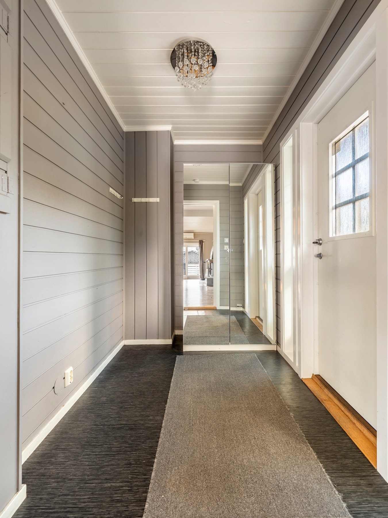 Entré/inngangsparti i 1. etasje Galleribilde