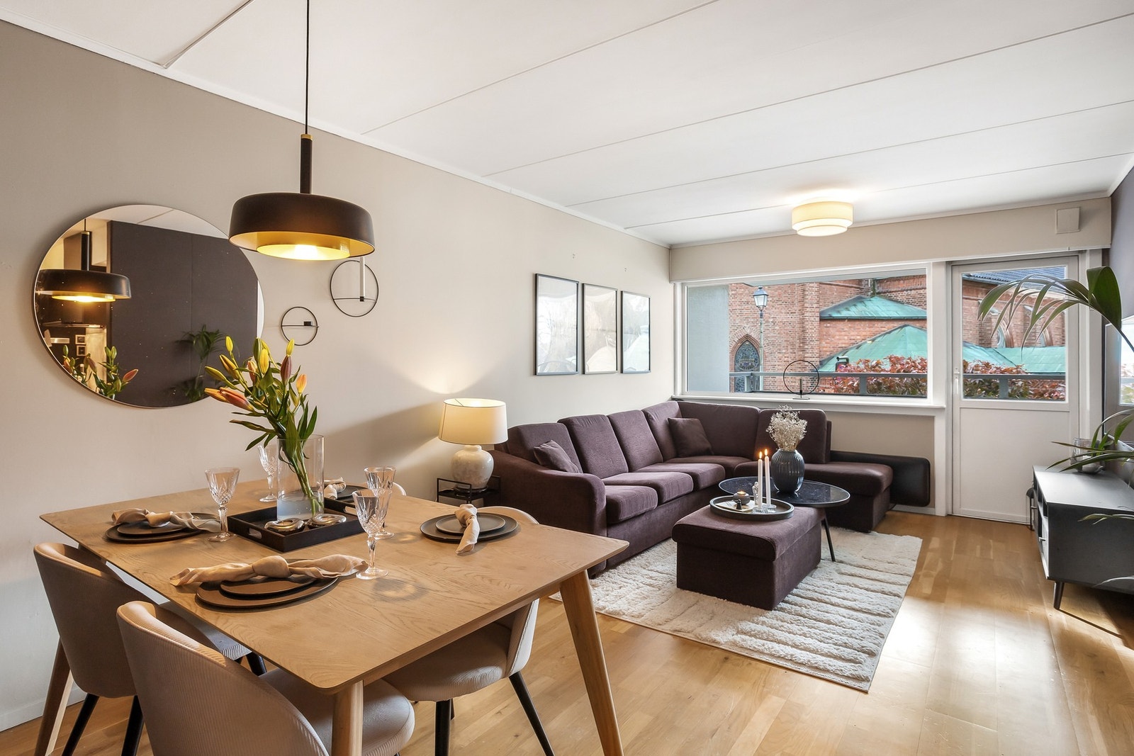 Velkommen til Nedre Slottsgate 1B v/Erlend Løvold. Galleribilde