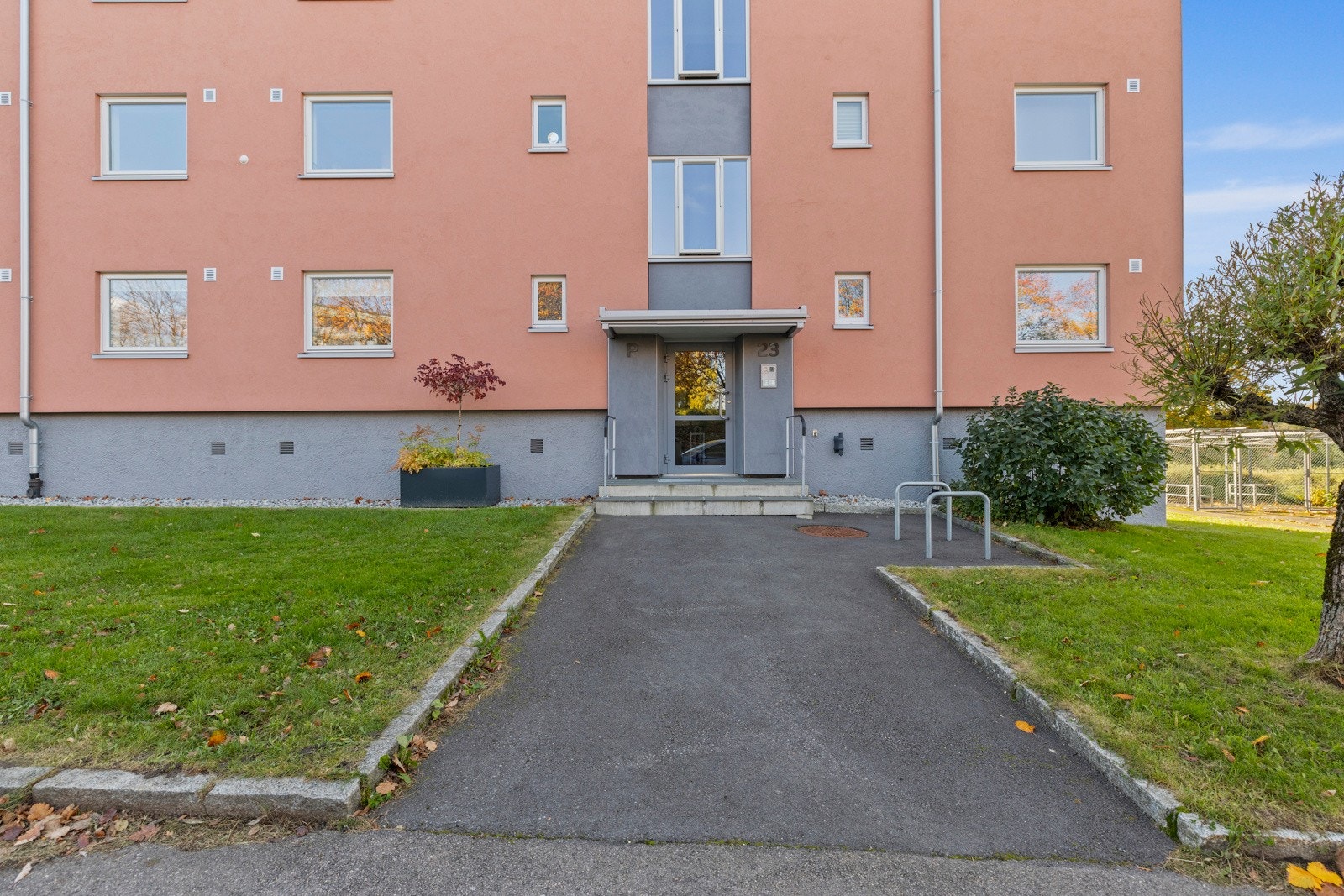 Hyggelig inngangsparti Galleribilde