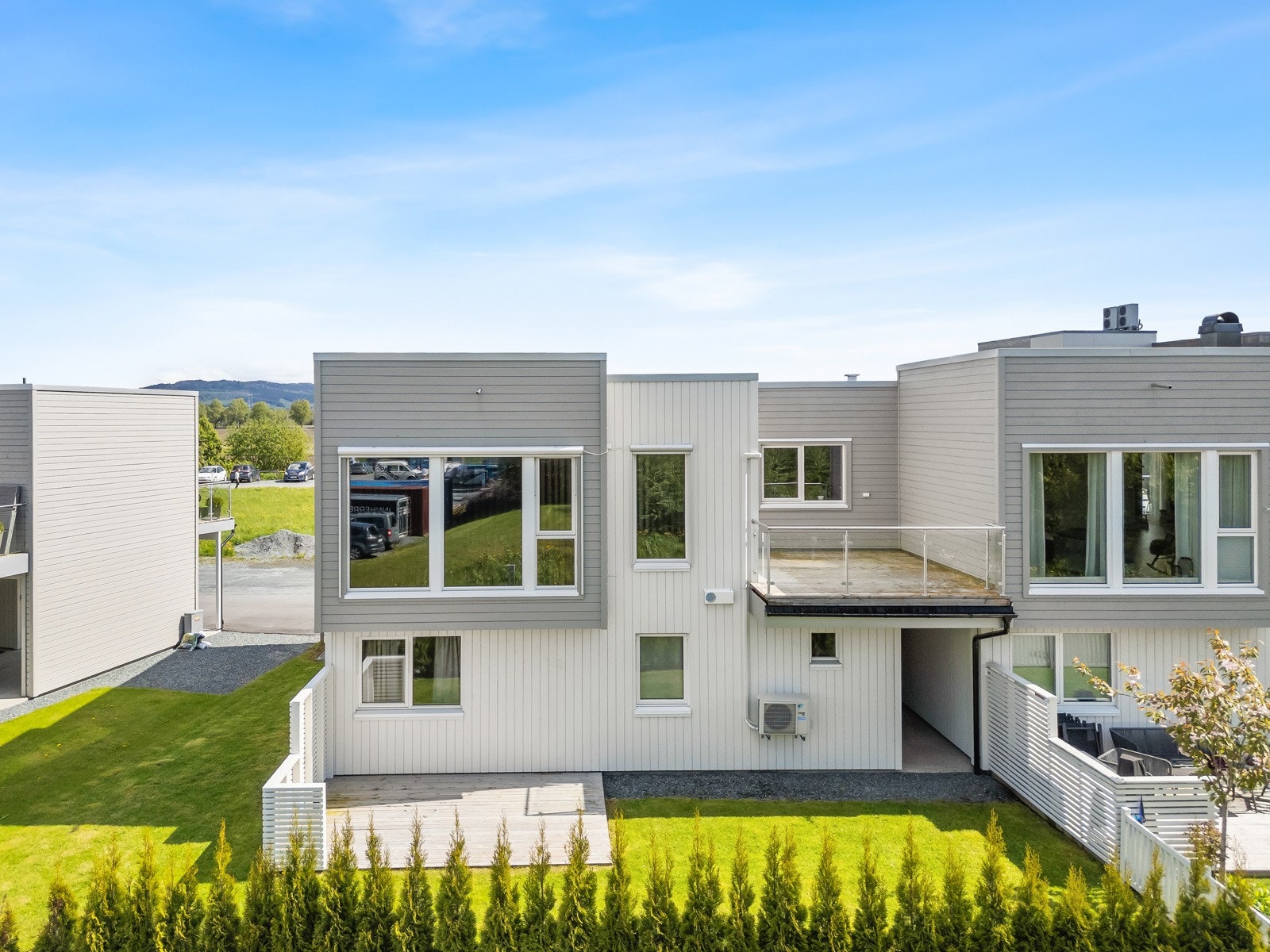 Velkommen til Kassefabrikkvegen 36 - enebolig fra 2021 med utleie & carport. Galleribilde