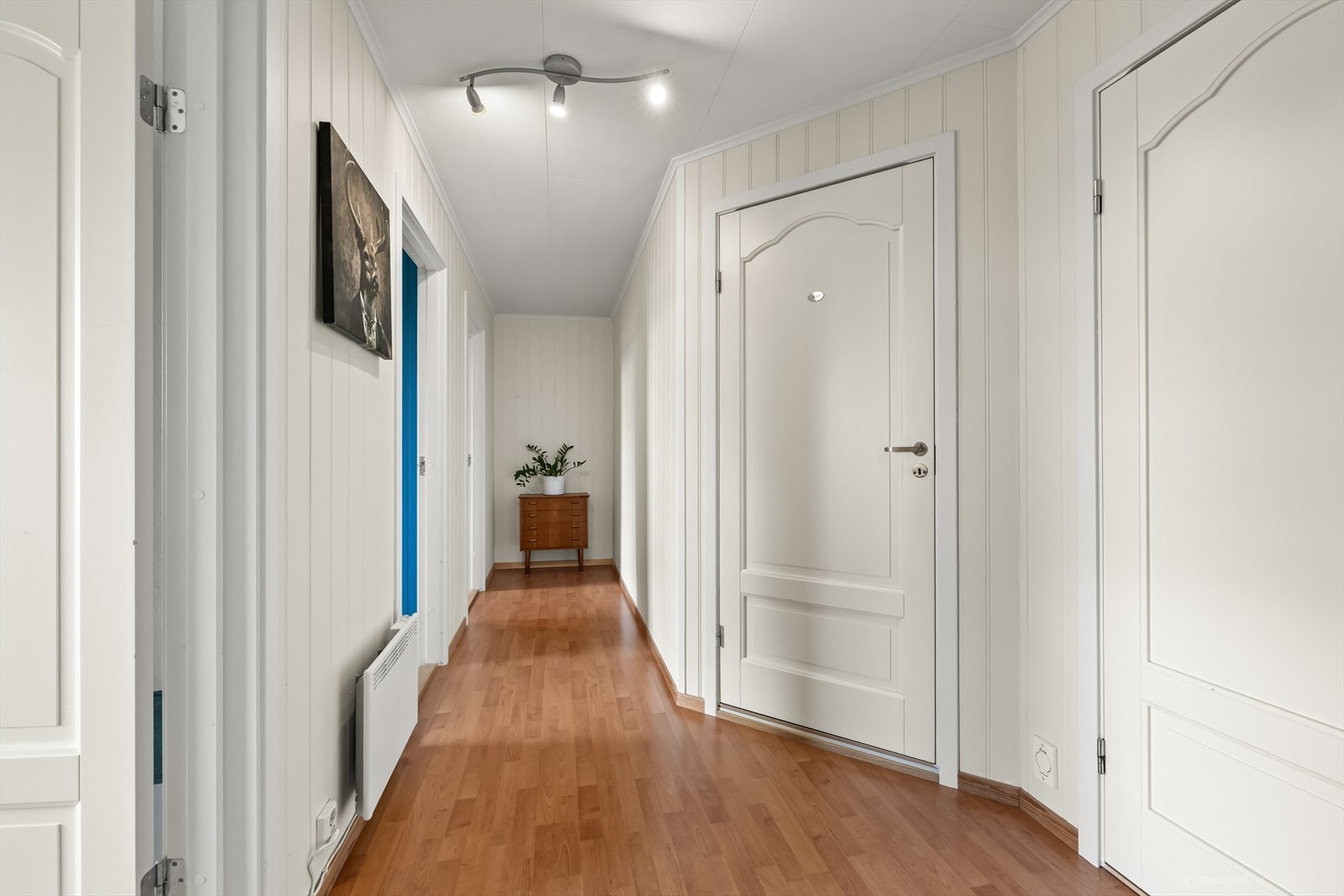 Lys og trivelig gang. Galleribilde