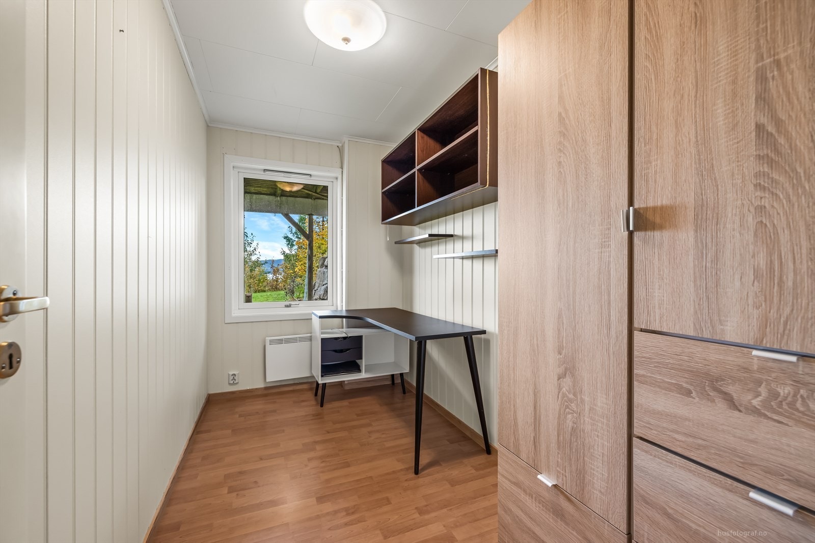 Soverom nr. 3 kan enkelt tilpasses som kontor, barnerom eller gjesterom etter behov. Galleribilde