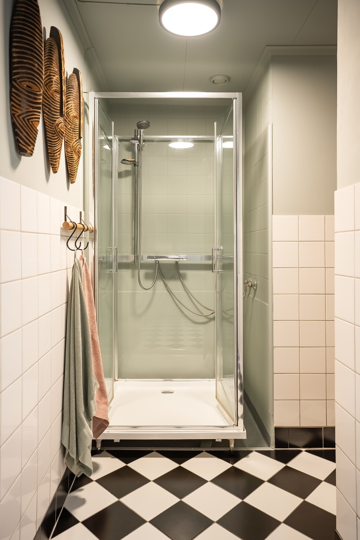 Badet fremstår romslig og er oppgradert i perioden 2018-2020. Galleribilde