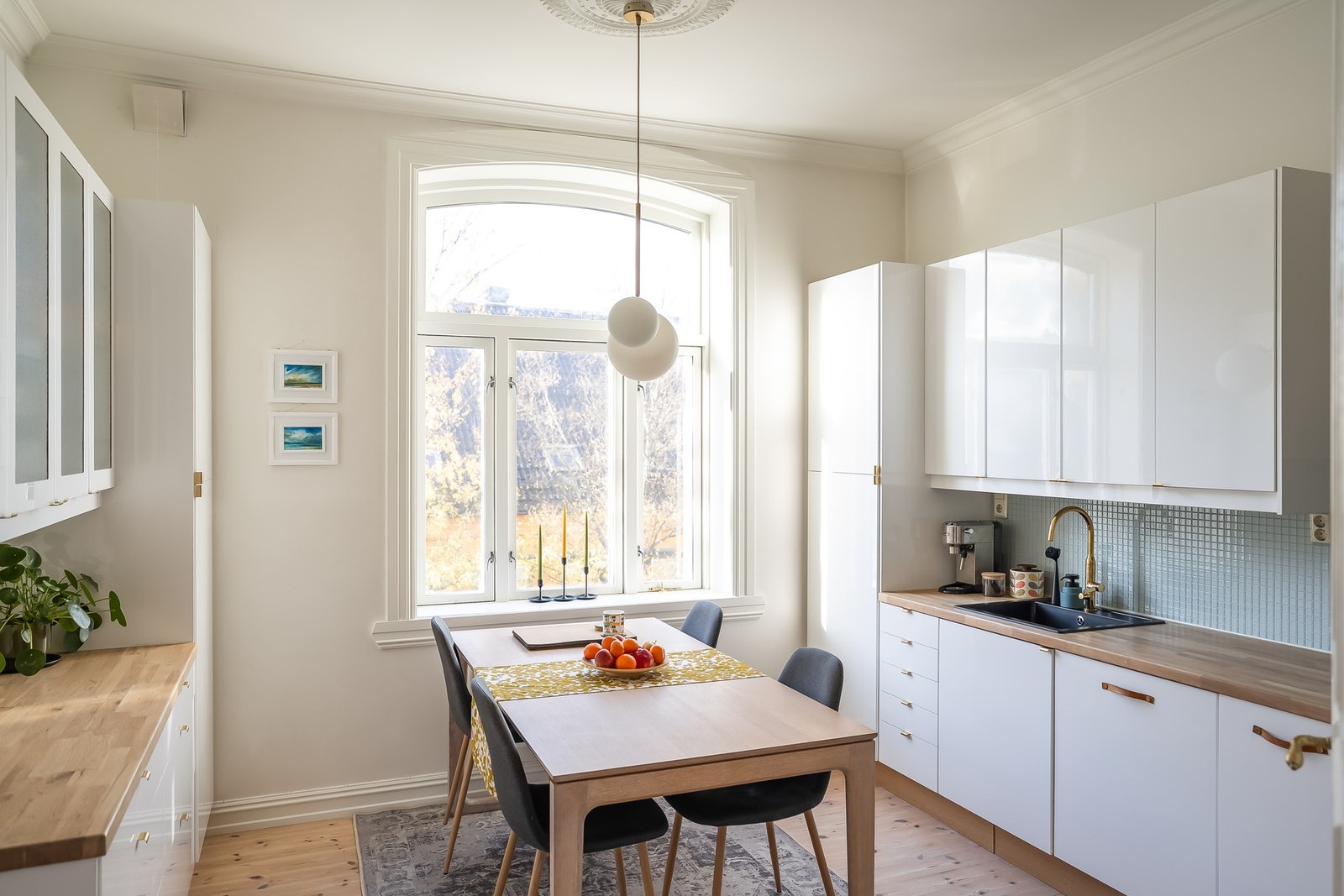 Stort og brukervennlig kjøkken ble renovert i 2009 Galleribilde