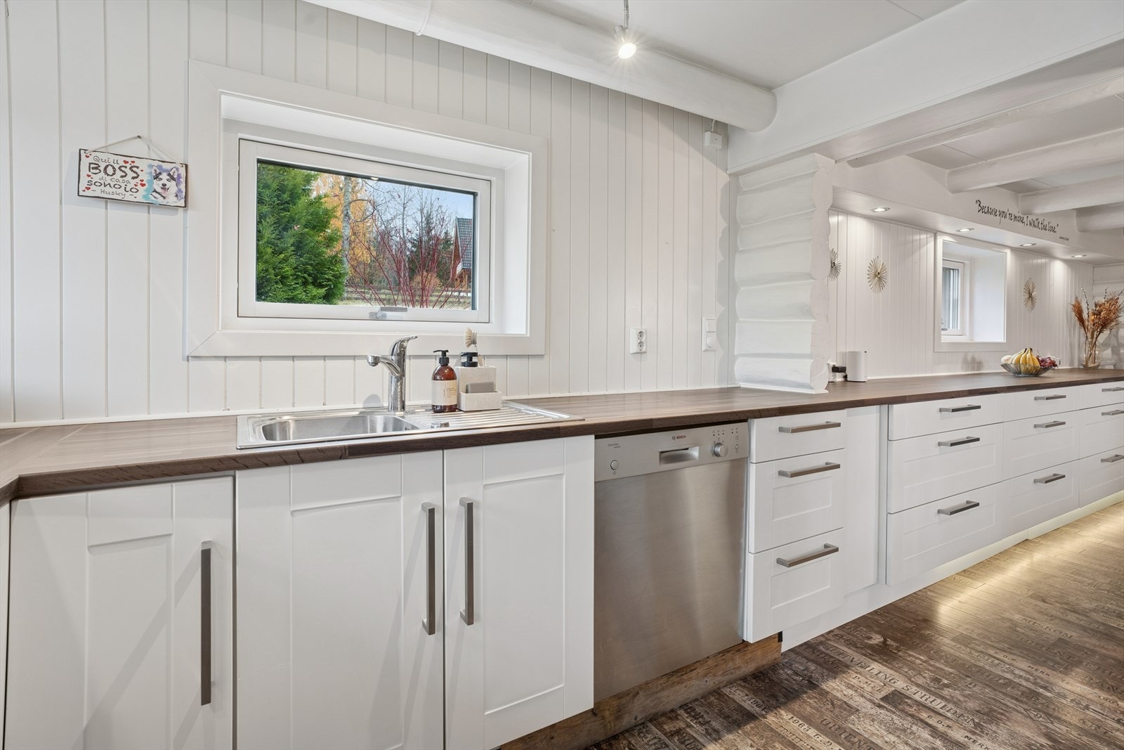 Flere av vinduene i huset er fra de senere år. Galleribilde