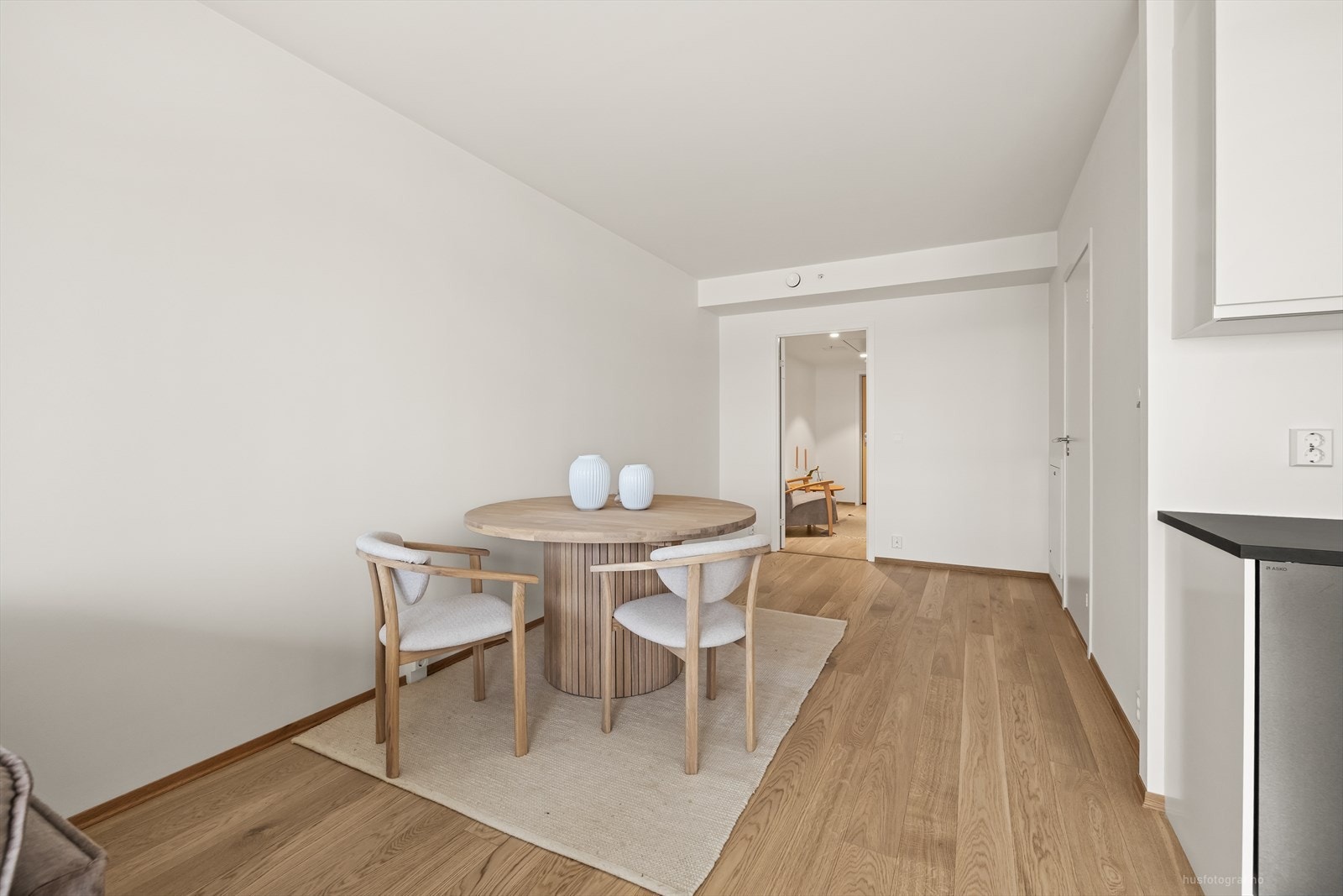 Leilighetene preges av en tidløs stil med kvalitetsmaterialer og avstemte farger. Galleribilde