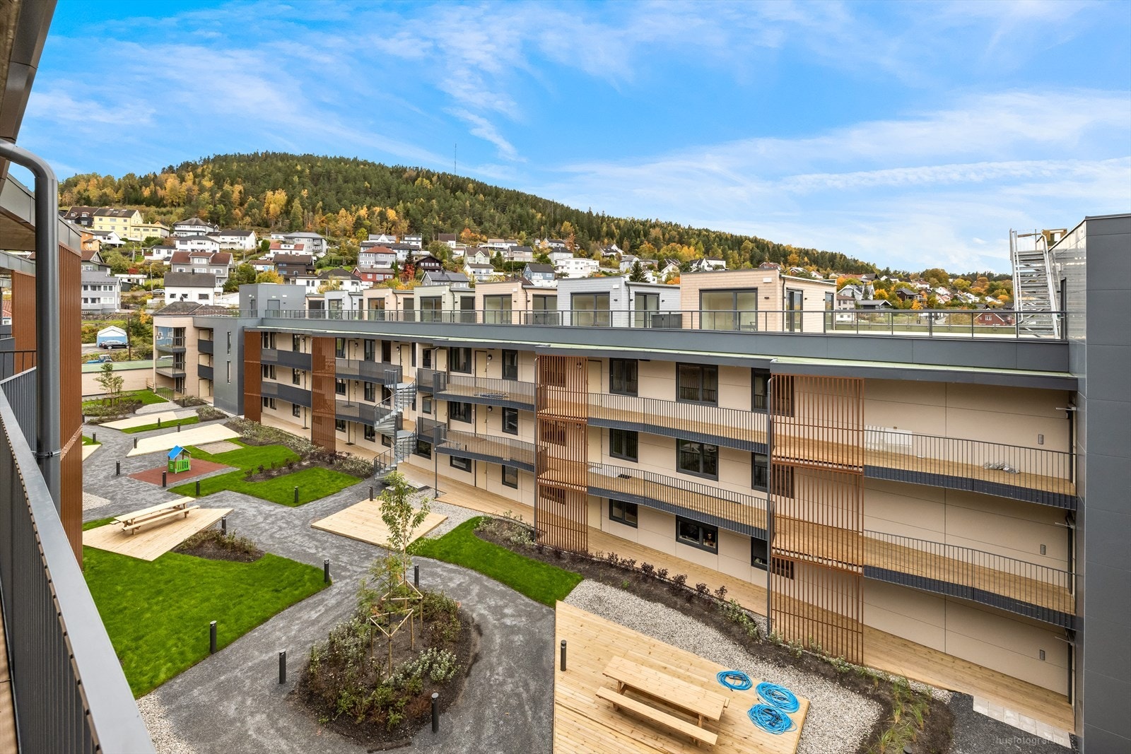 Eiendommen er under utvikling og opparbeidelse av fellesareal. Opparbeidelse av fellesareal ferdigstilles 2026. Galleribilde