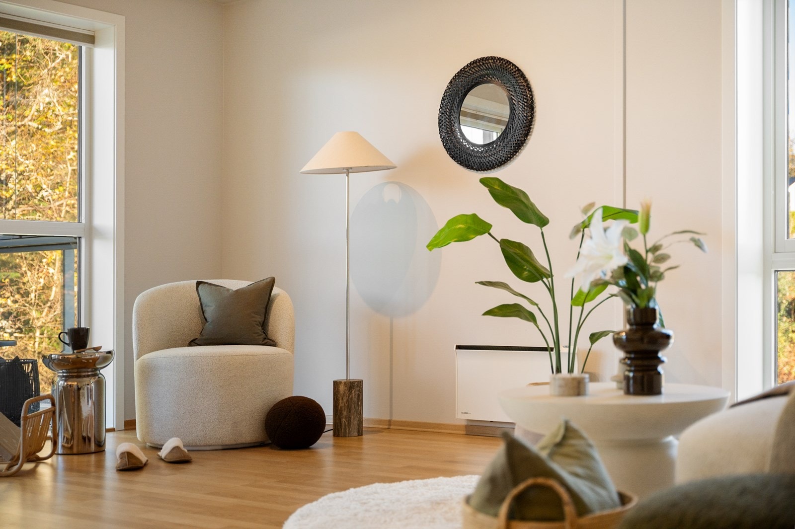 Her er det store vinduer som slipper inn rikelig med dagslys. Galleribilde