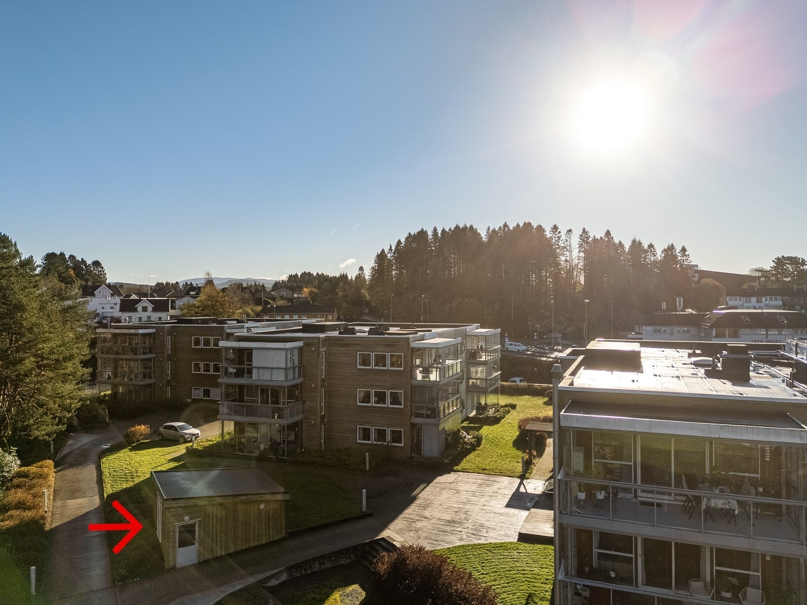 Heis/trappehus som tar deg ned til garasjeanlegget. Galleribilde