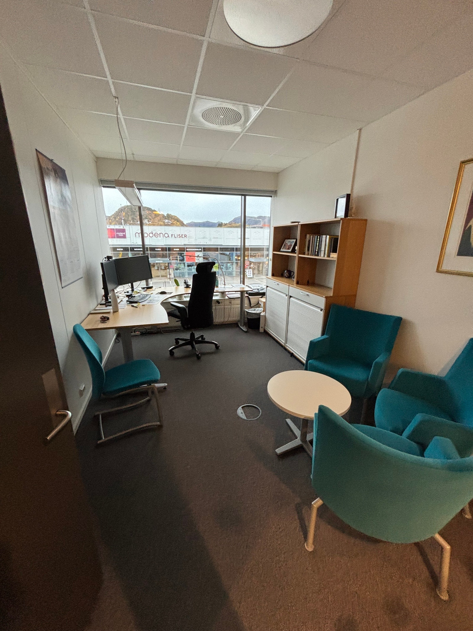 Flere like kontorer samt noen i andre størrelser Galleribilde