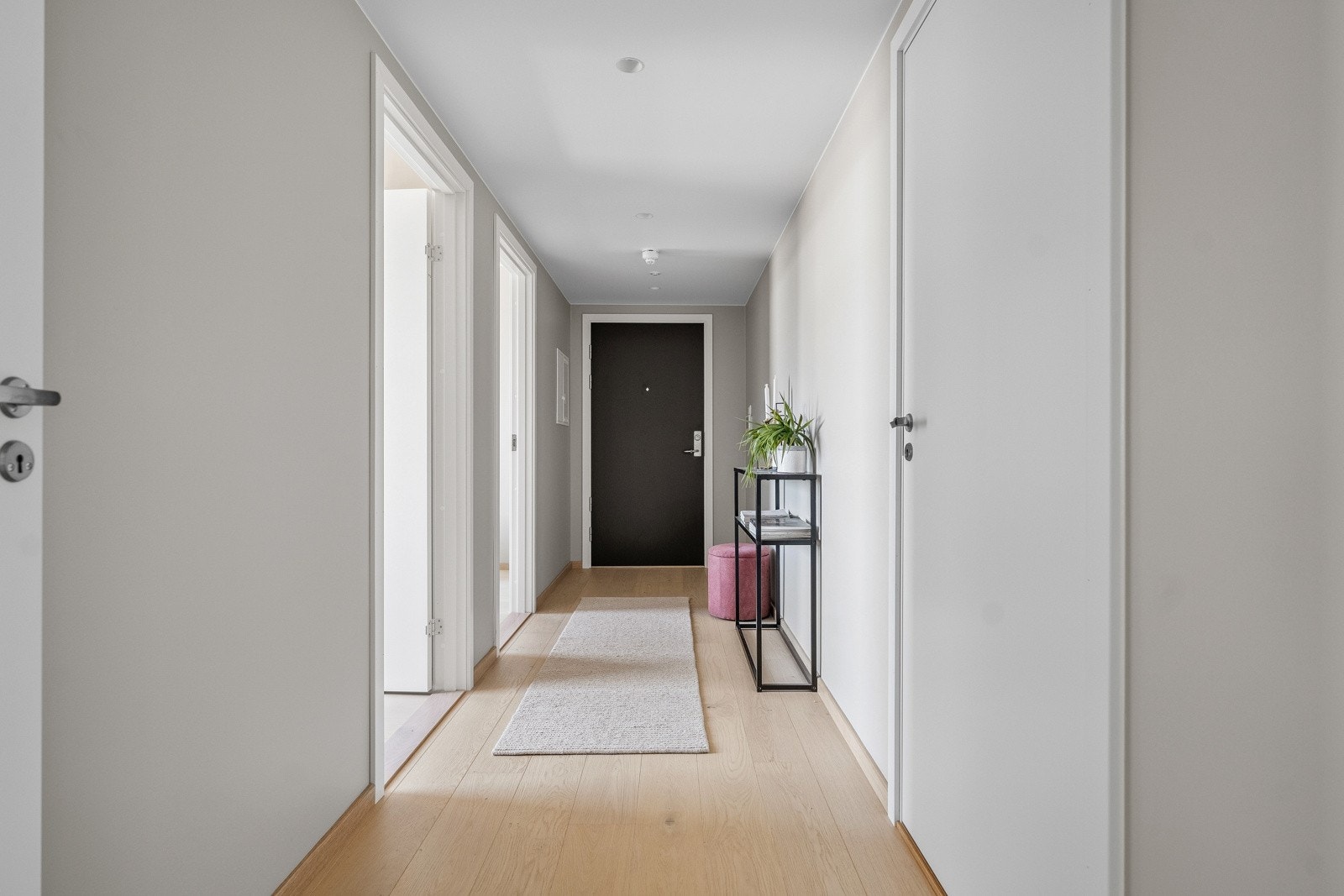 Det er montert dørcalling ved inngangsdøren. Galleribilde