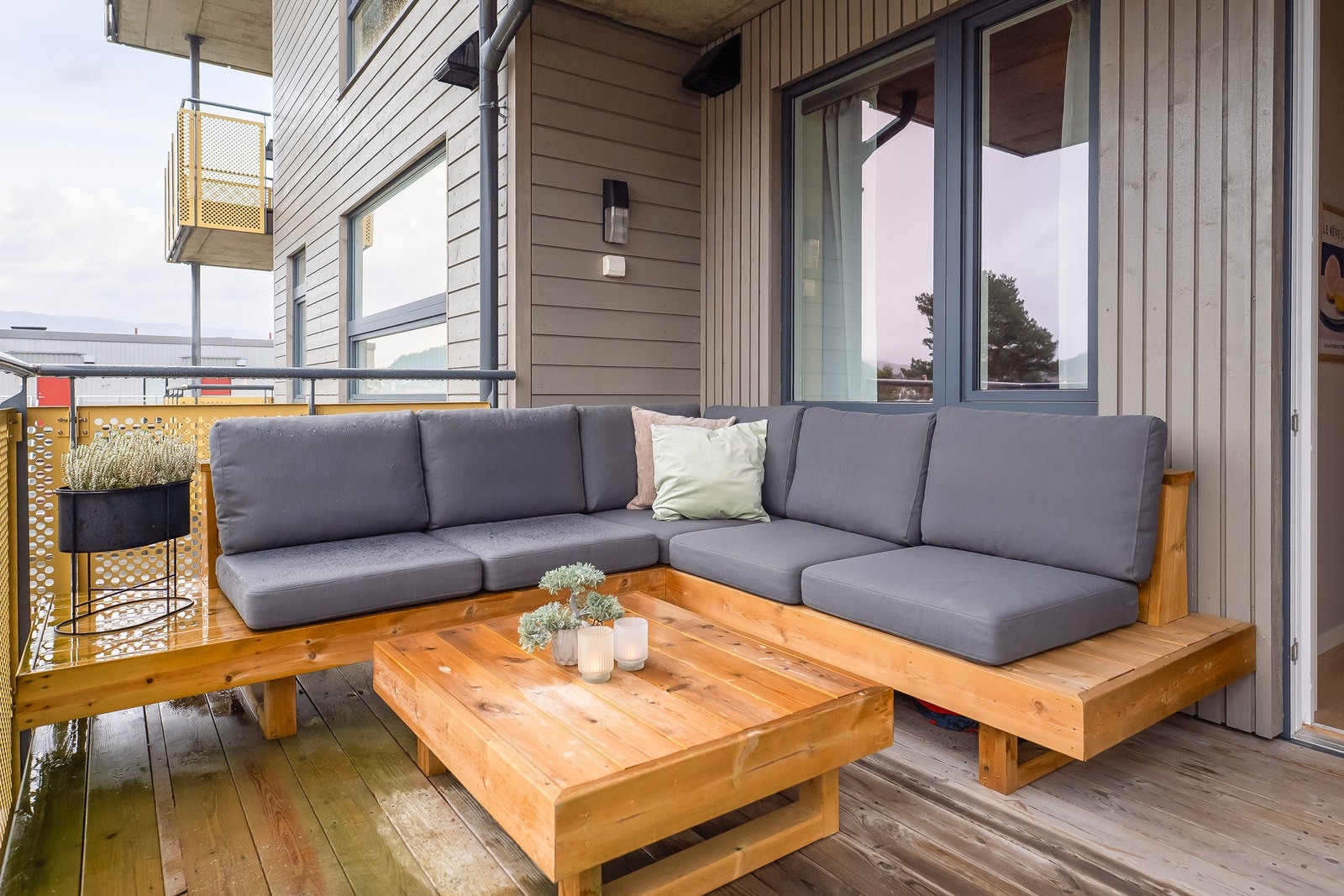 Verandaen har fine solforhold. Galleribilde