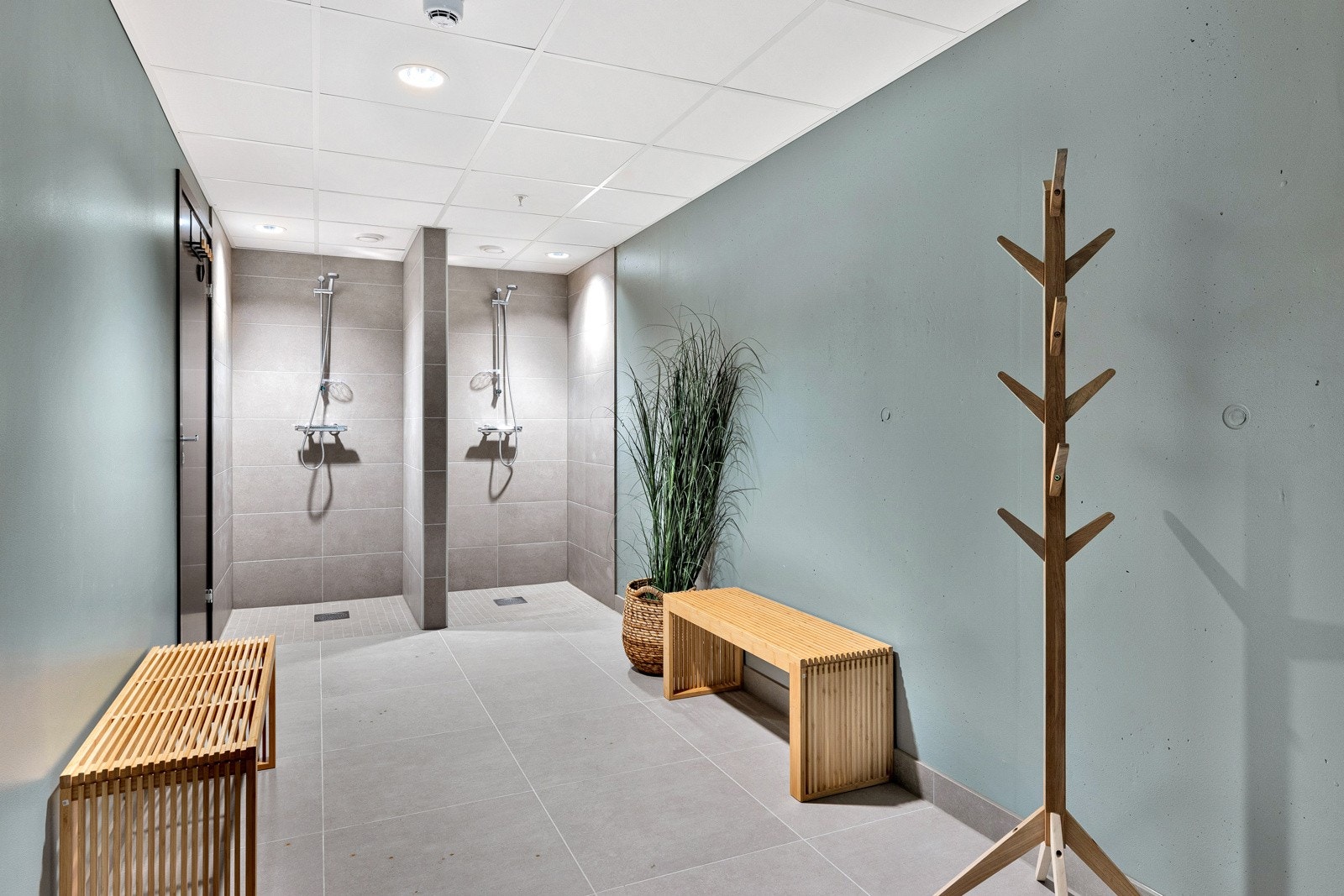 Felles garderobe tilhørende treningsrom Galleribilde