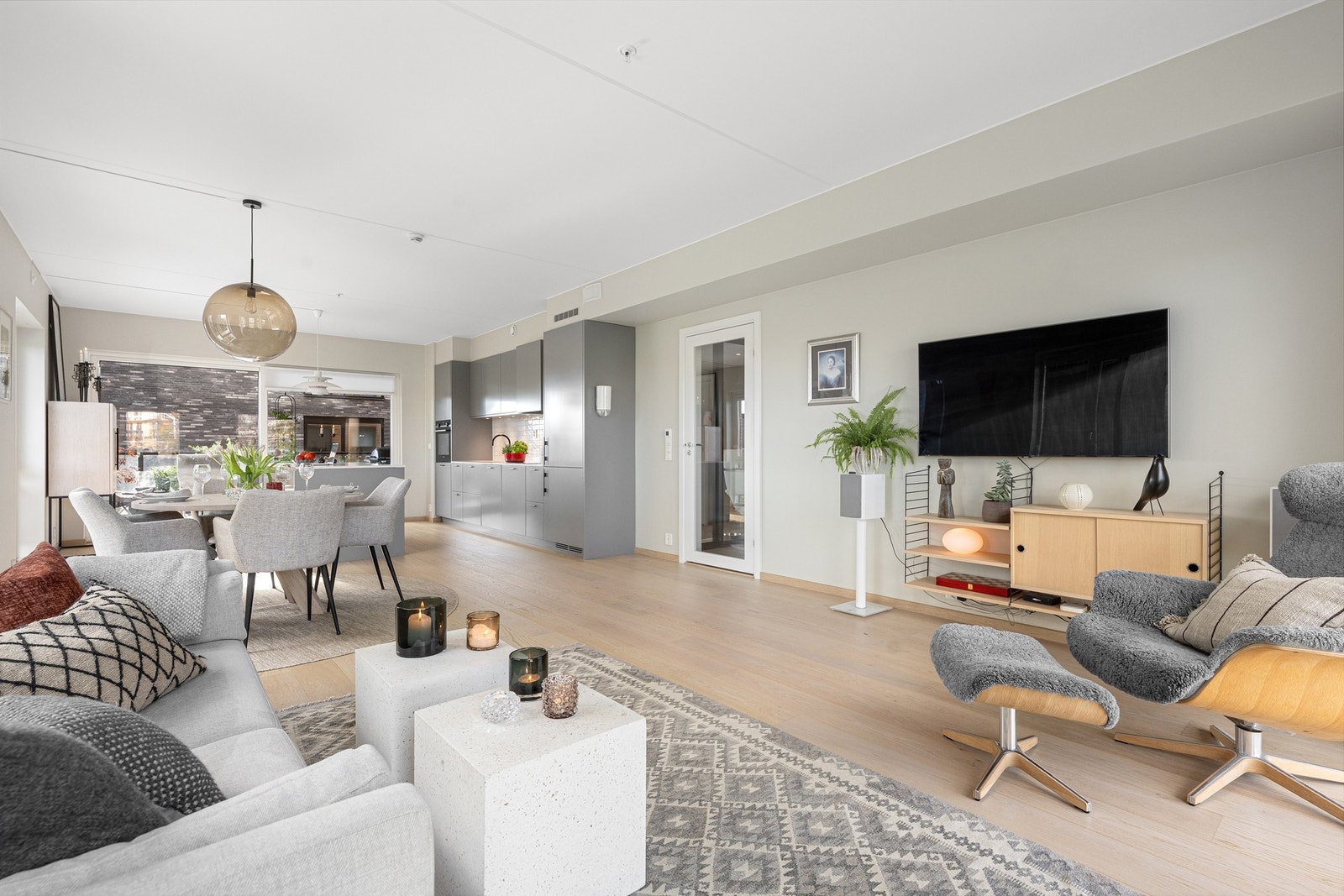 Boligen har vannbåren gulvvarme og balansert ventilasjon Galleribilde